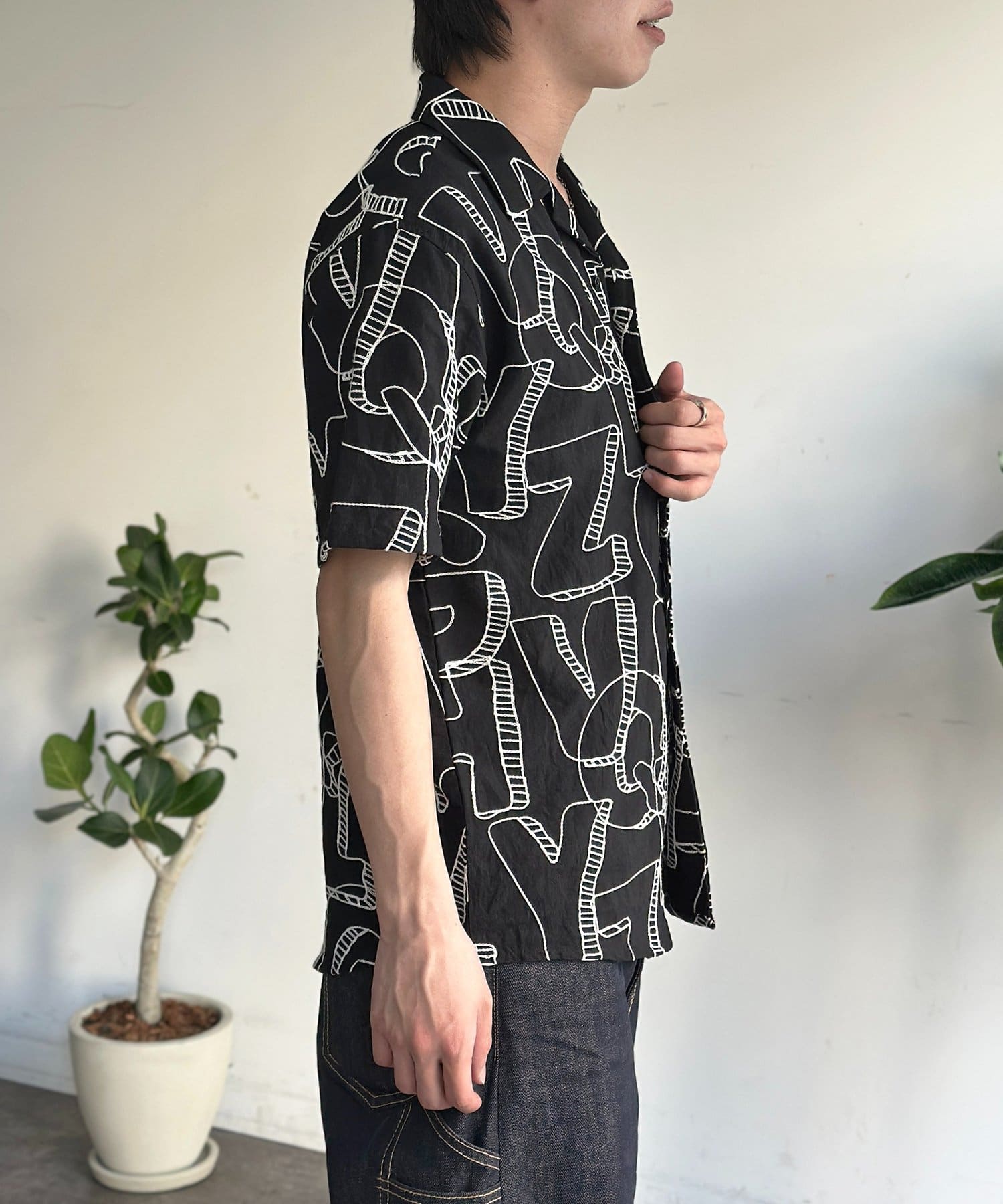 CPCM(シーピーシーエム) 総柄刺繍開襟シャツ