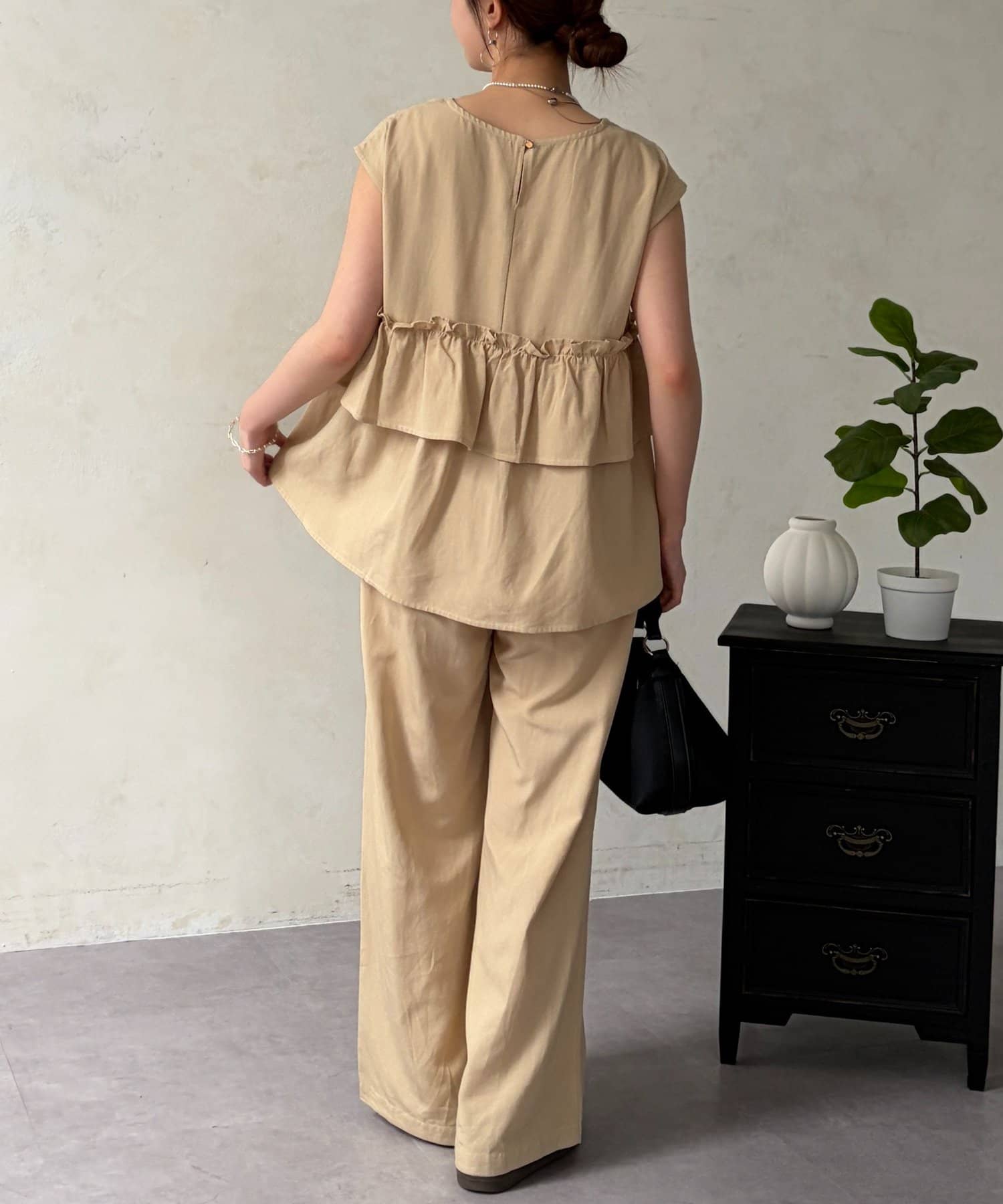 Chez toi(シェトワ) バックフリルブラウス×パンツSET