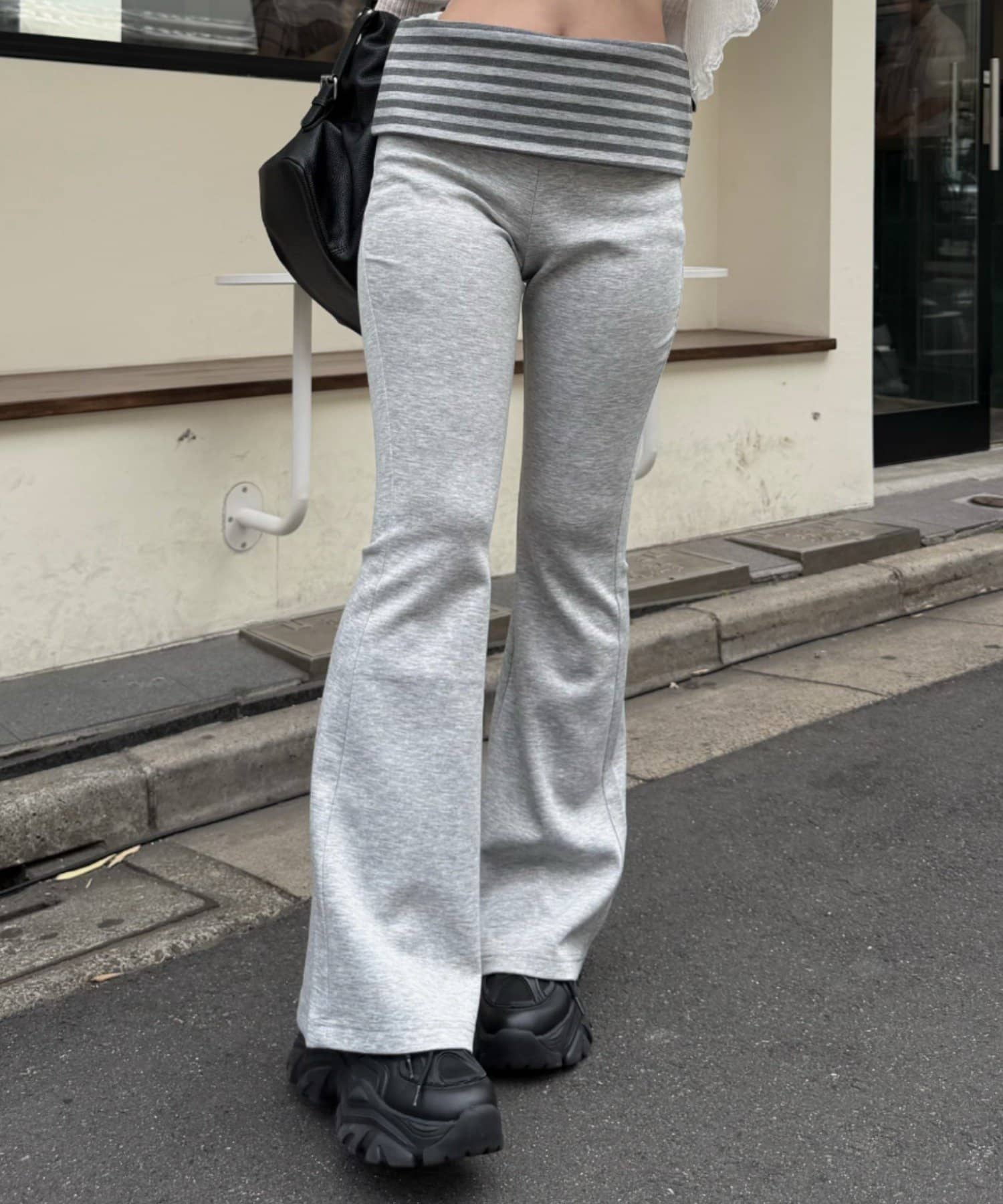 RAY CASSIN(レイカズン) 折り返し細フレアパンツ