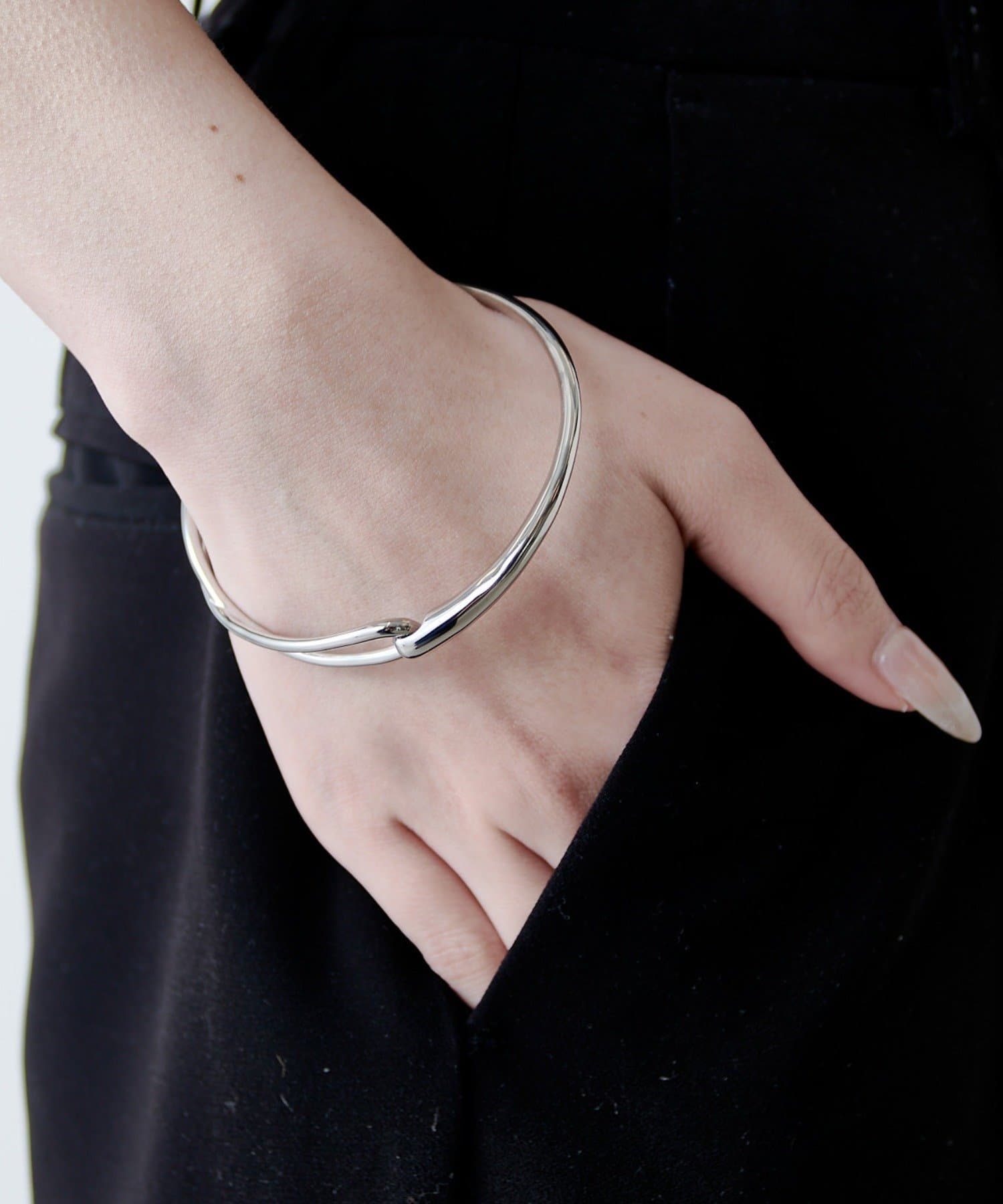 Lui's(ルイス) クロスラインステンレスバングル