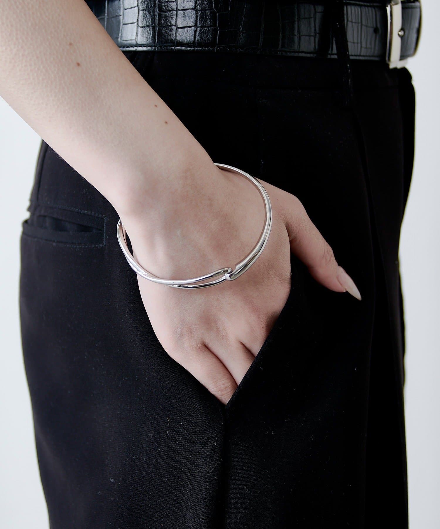 Lui's(ルイス) クロスラインステンレスバングル