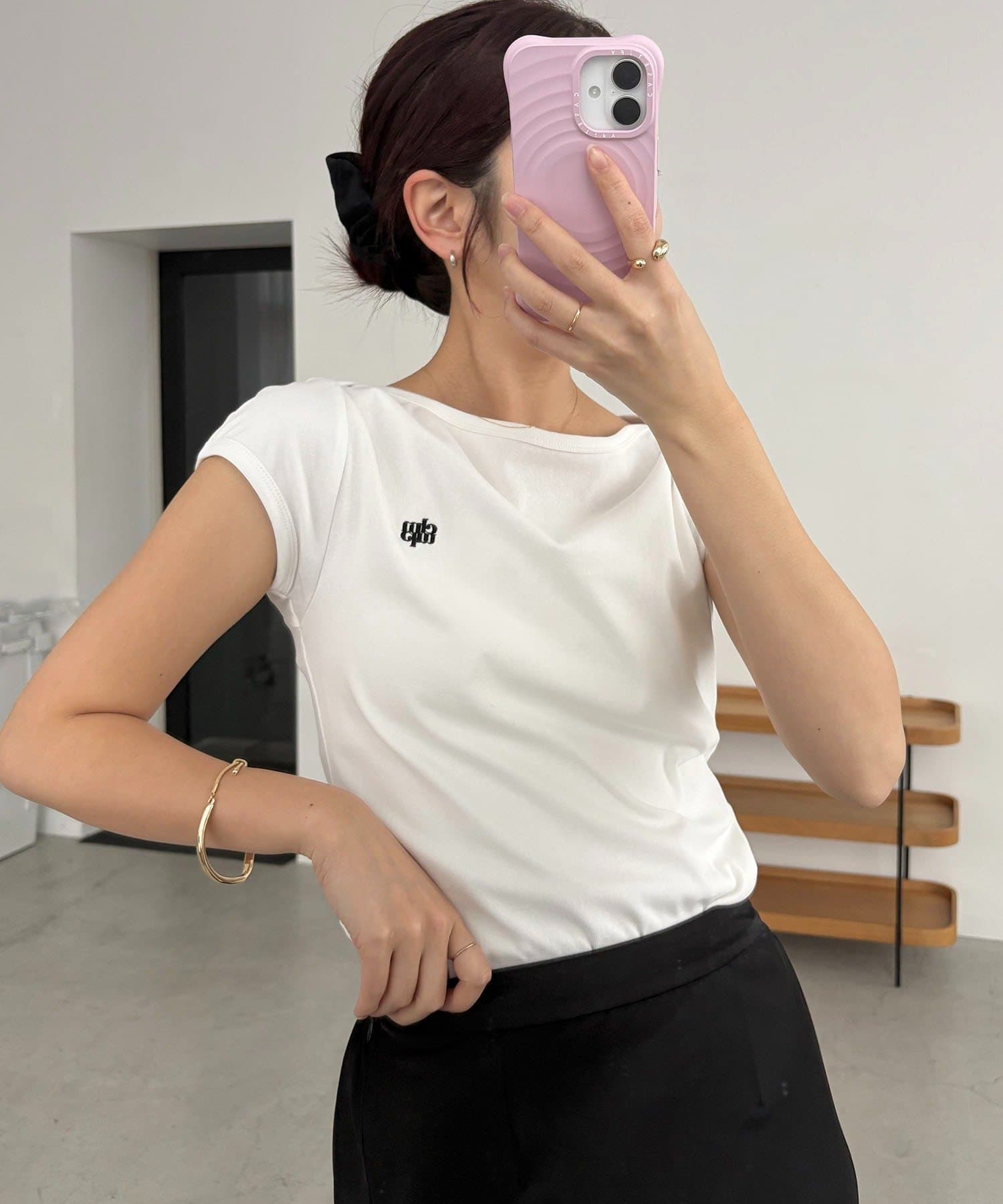 CAPRICIEUX LE'MAGE(カプリシュレマージュ) 【Tシャツが苦手な方にも◎】1ポイントボートネックTシャツ