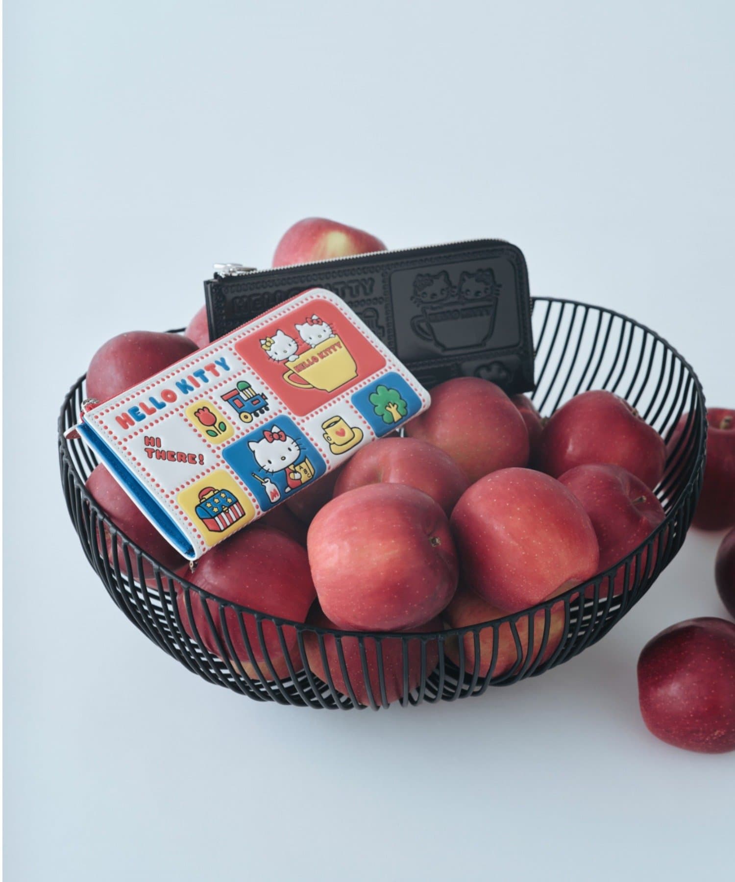 ear PAPILLONNER(イア パピヨネ) 【HELLO KITTY（ハローキティ）×ear】コラボロングウォレット/長財布《本革》