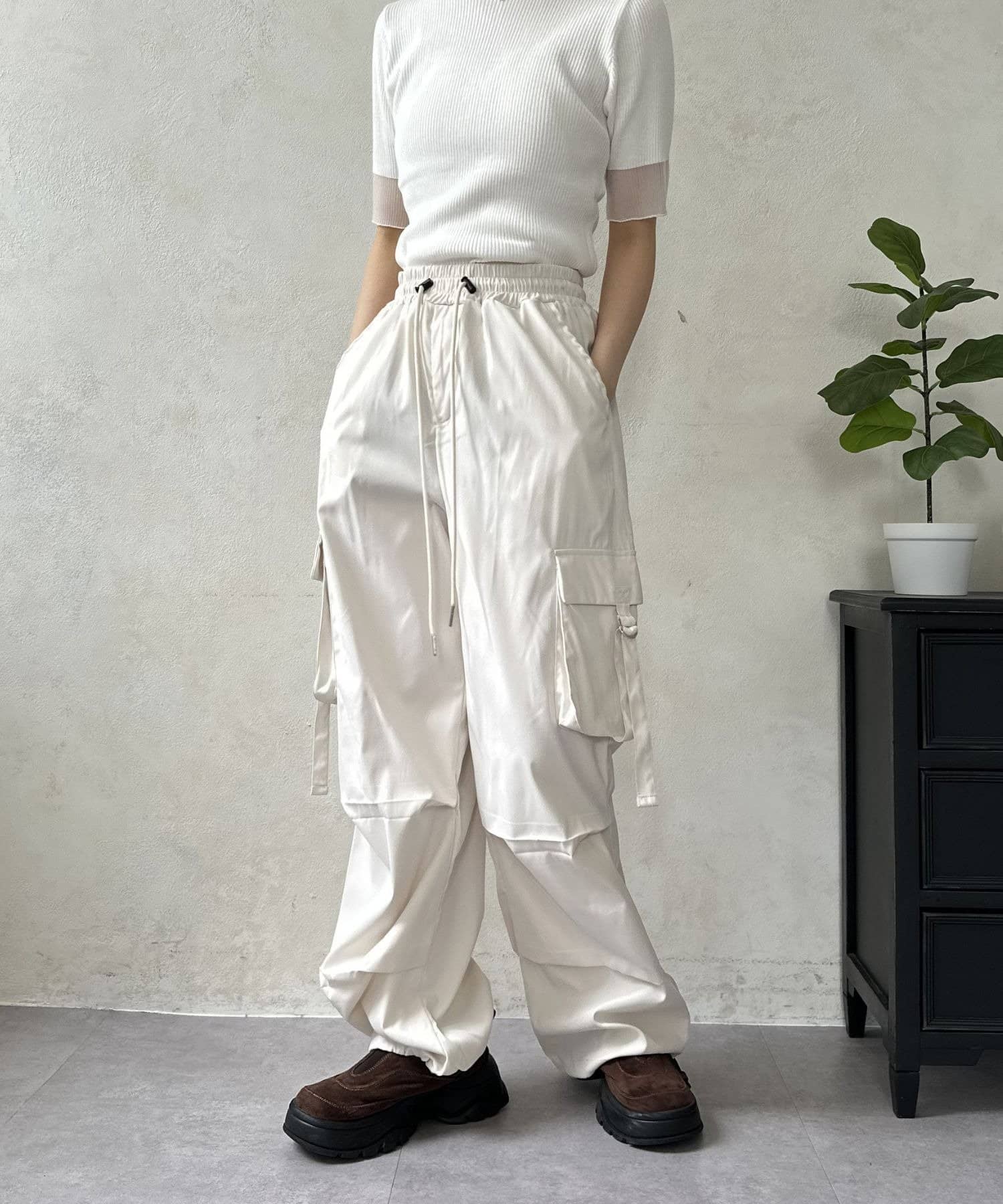 LOCUST(ローカスト) タブ付きカーゴパンツ