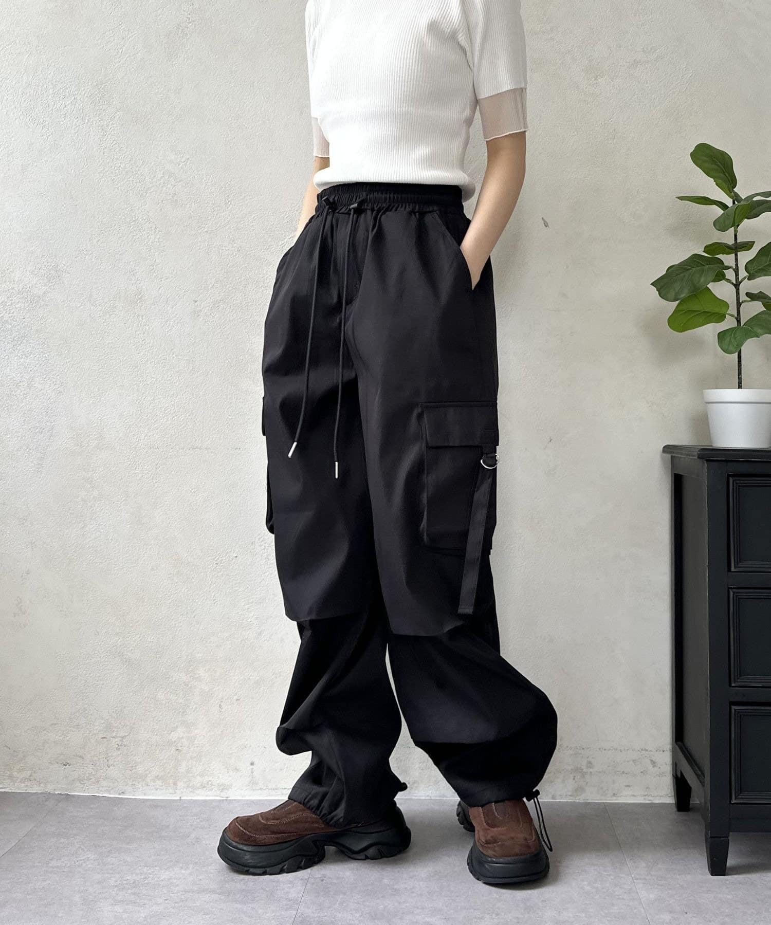 LOCUST(ローカスト) タブ付きカーゴパンツ