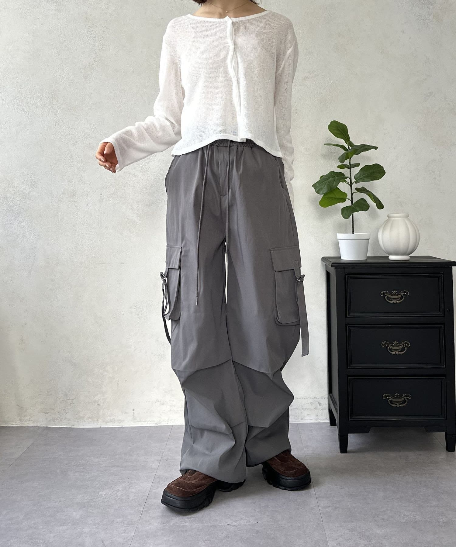 LOCUST(ローカスト) タブ付きカーゴパンツ