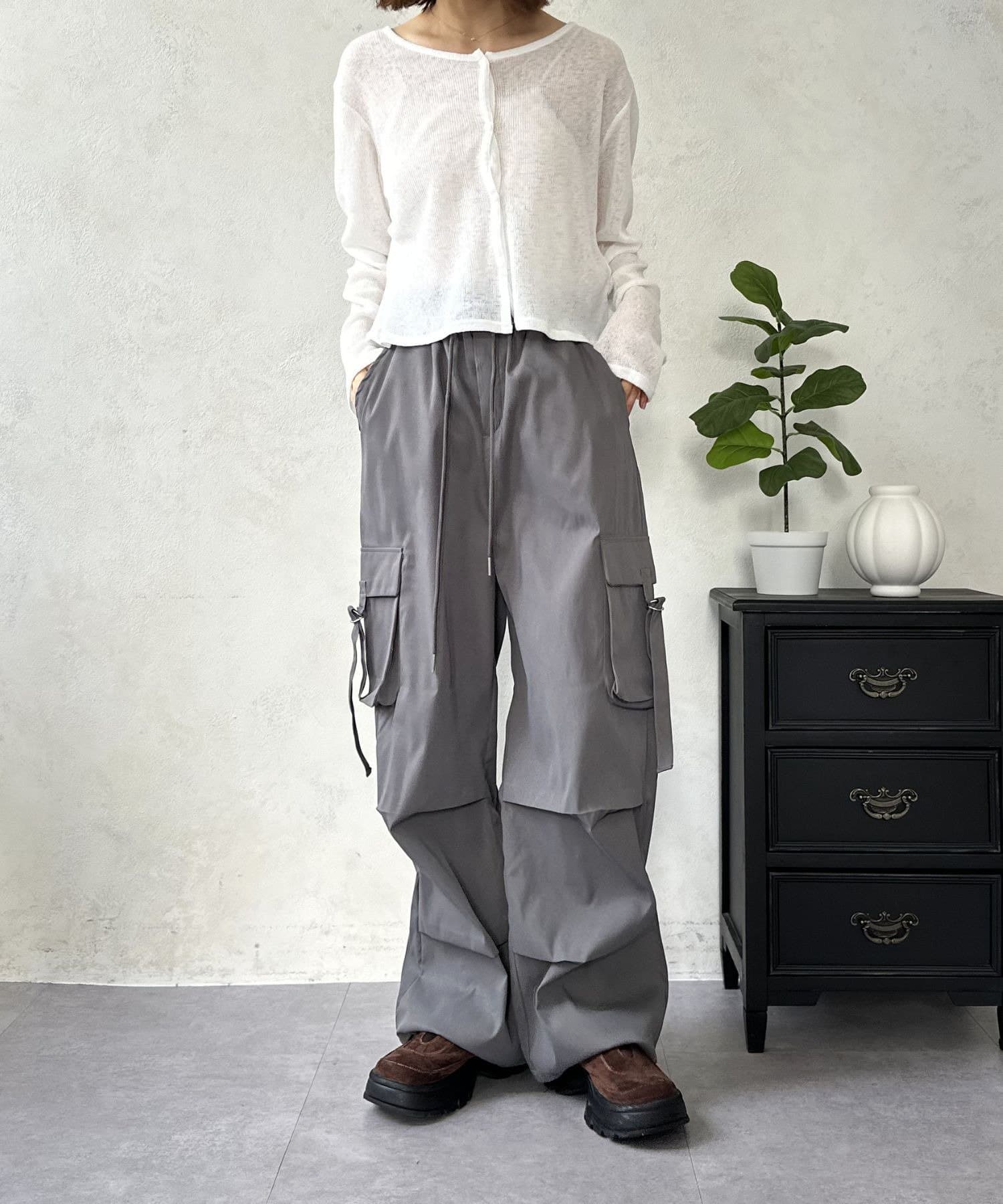 LOCUST(ローカスト) タブ付きカーゴパンツ