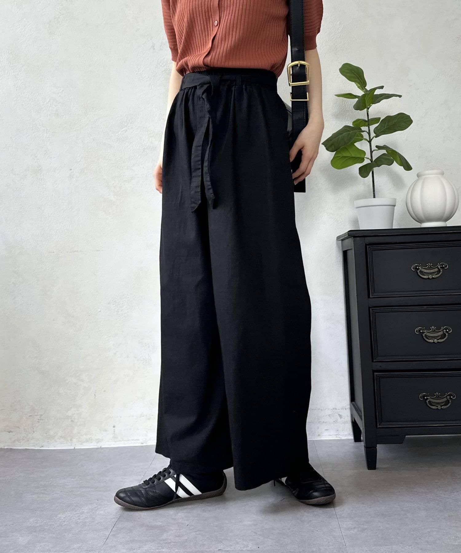 LOCUST(ローカスト) クロップドスラブデニム