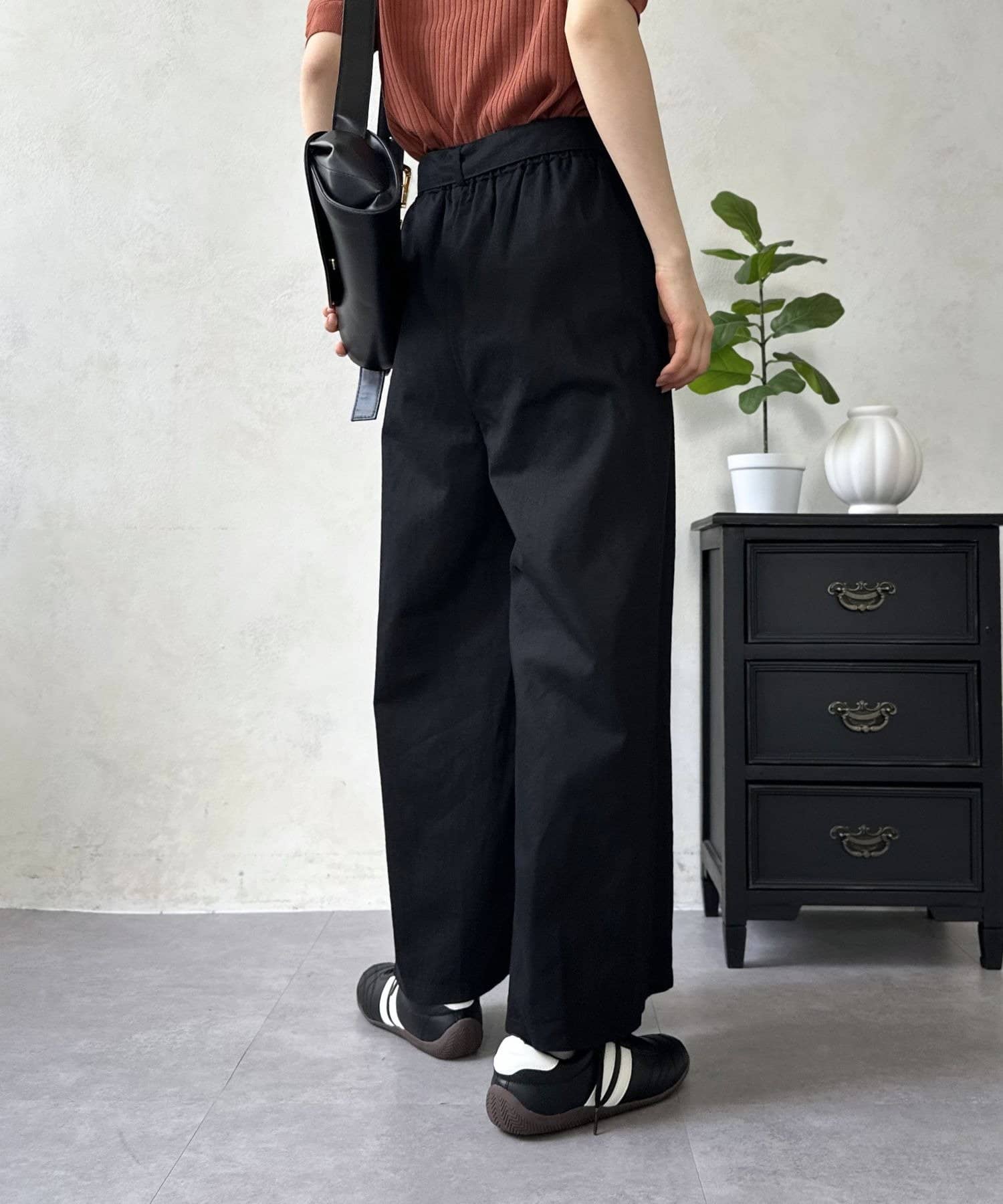 LOCUST(ローカスト) クロップドスラブデニム