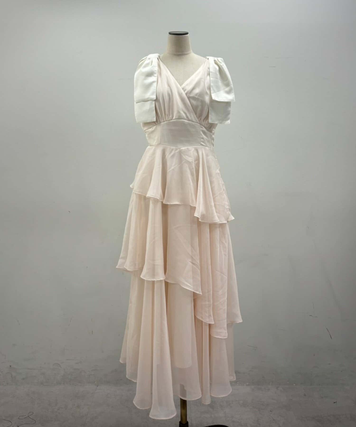 one after another NICE CLAUP(ワンアフターアナザー ナイスクラップ) 【LouLoumei】肩リボンティアードワンピース