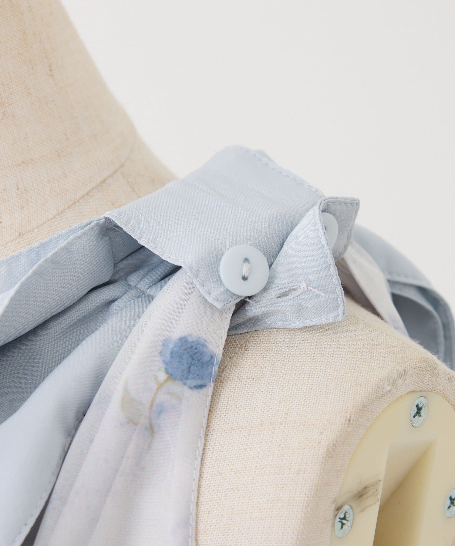 one after another NICE CLAUP(ワンアフターアナザー ナイスクラップ) 【LouLoumei】肩リボンティアードワンピース