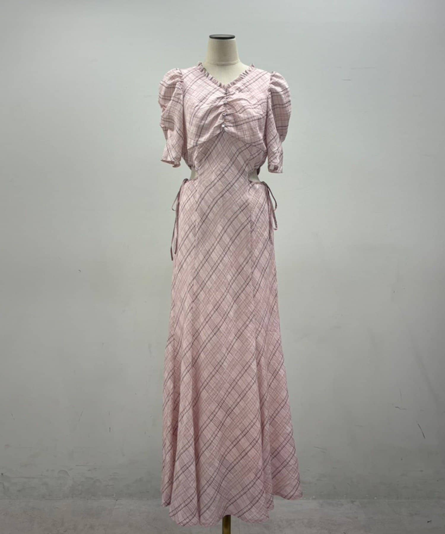 one after another NICE CLAUP(ワンアフターアナザー ナイスクラップ) 【LouLoumei】サイドカットデザインチェックワンピース