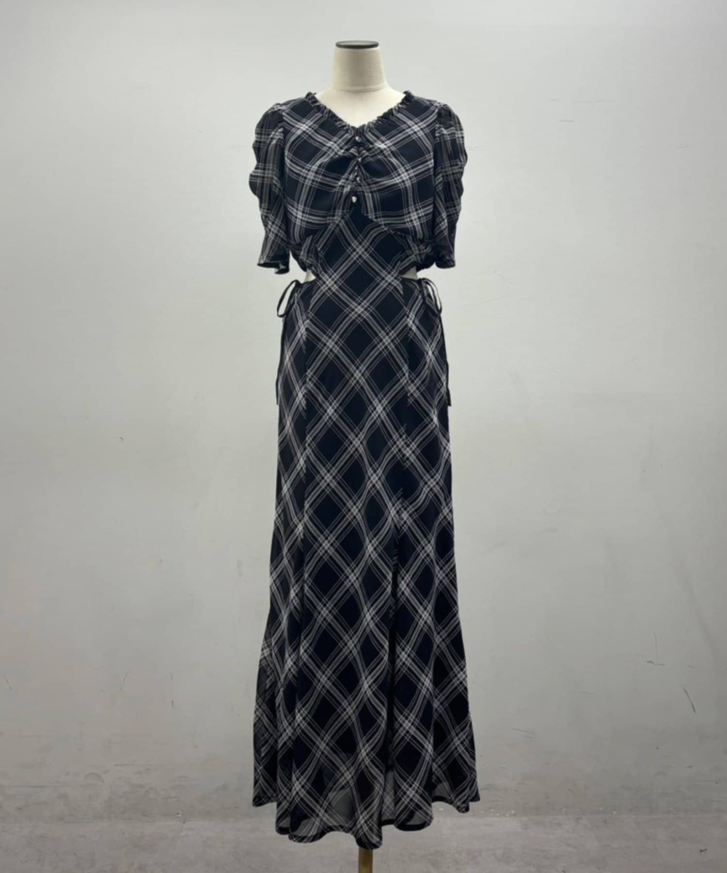 one after another NICE CLAUP(ワンアフターアナザー ナイスクラップ) 【LouLoumei】サイドカットデザインチェックワンピース