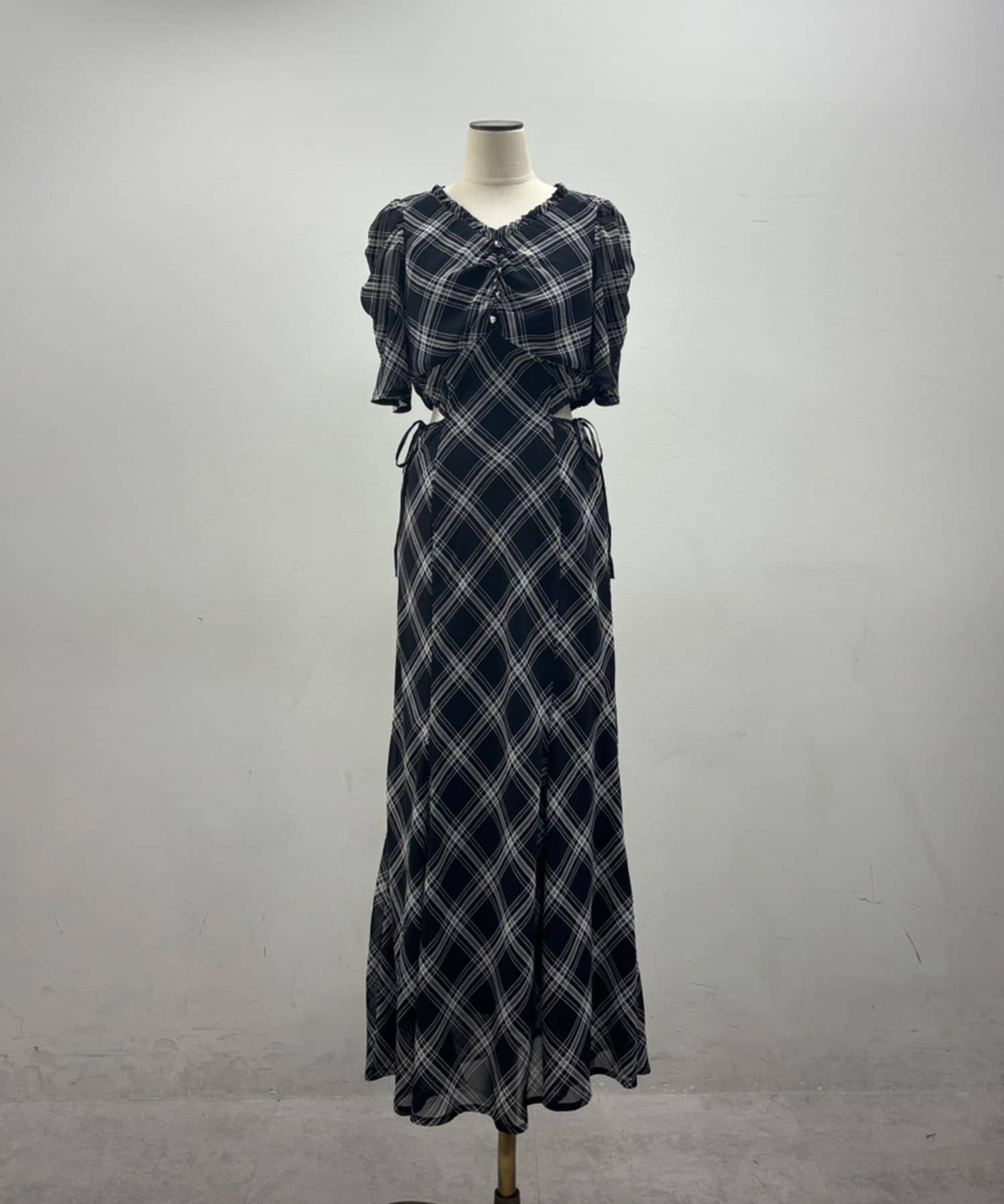 one after another NICE CLAUP(ワンアフターアナザー ナイスクラップ) 【LouLoumei】サイドカットデザインチェックワンピース