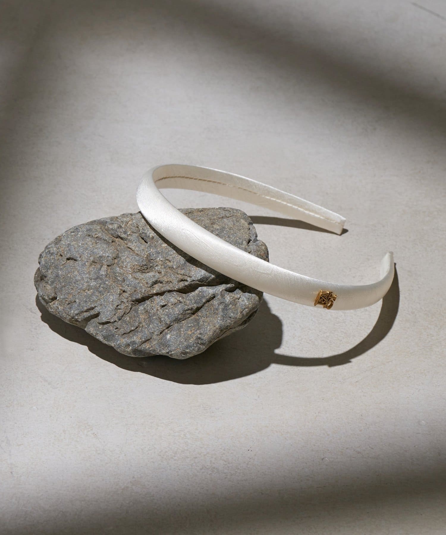 Lattice(ラティス) モチーフ付きサテンカチューシャ