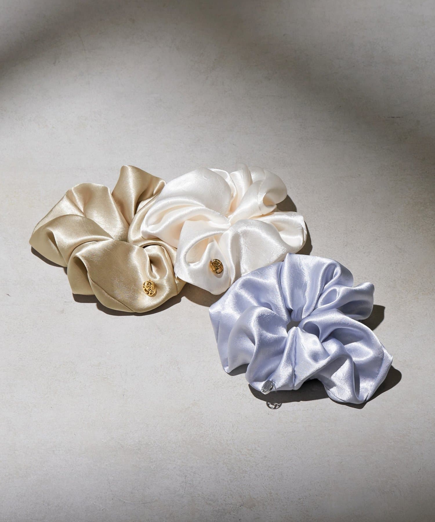 Lattice(ラティス) モチーフ付きサテンシュシュ