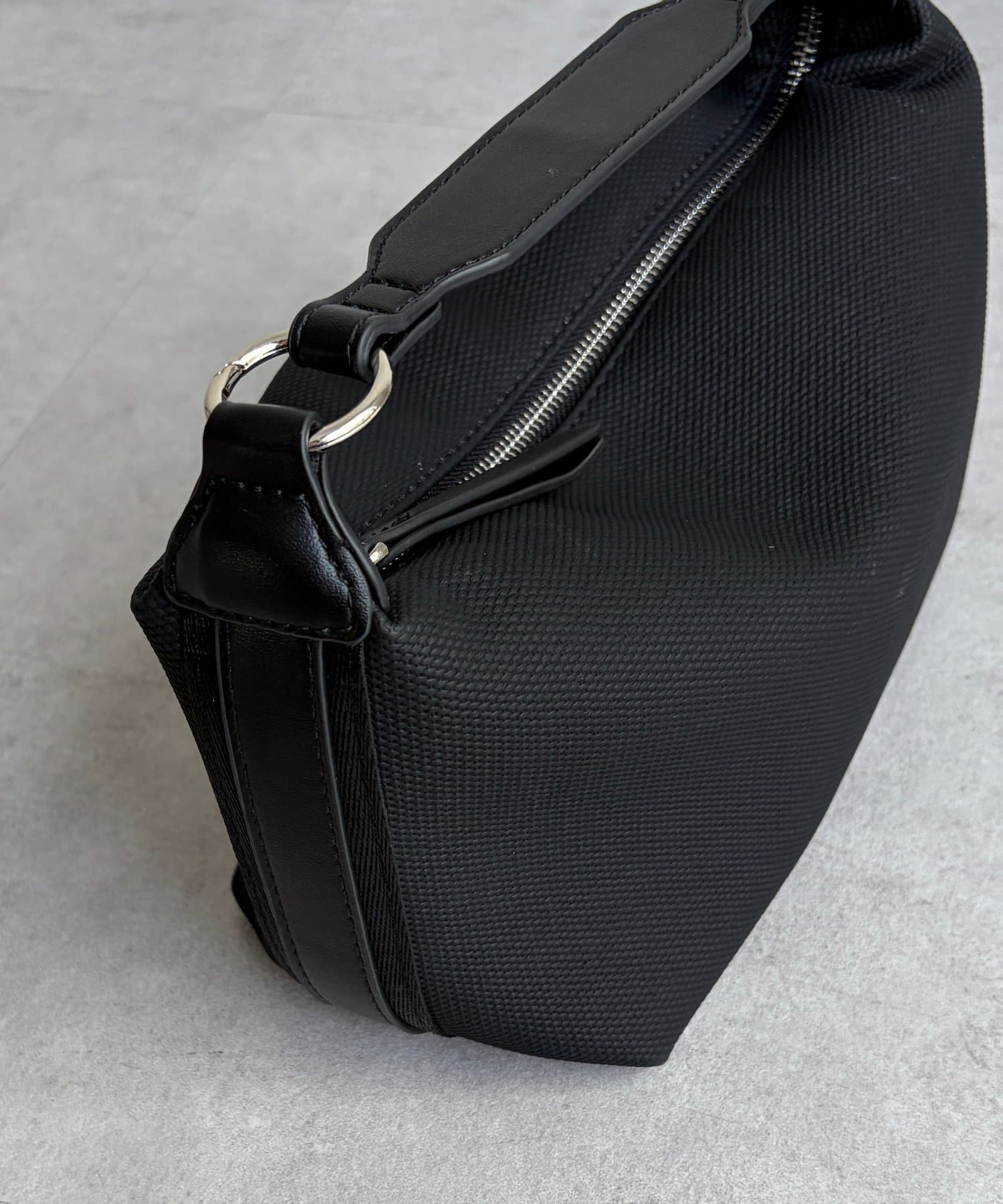 Chez toi(シェトワ) キャンバス見え合皮2WAYBAG