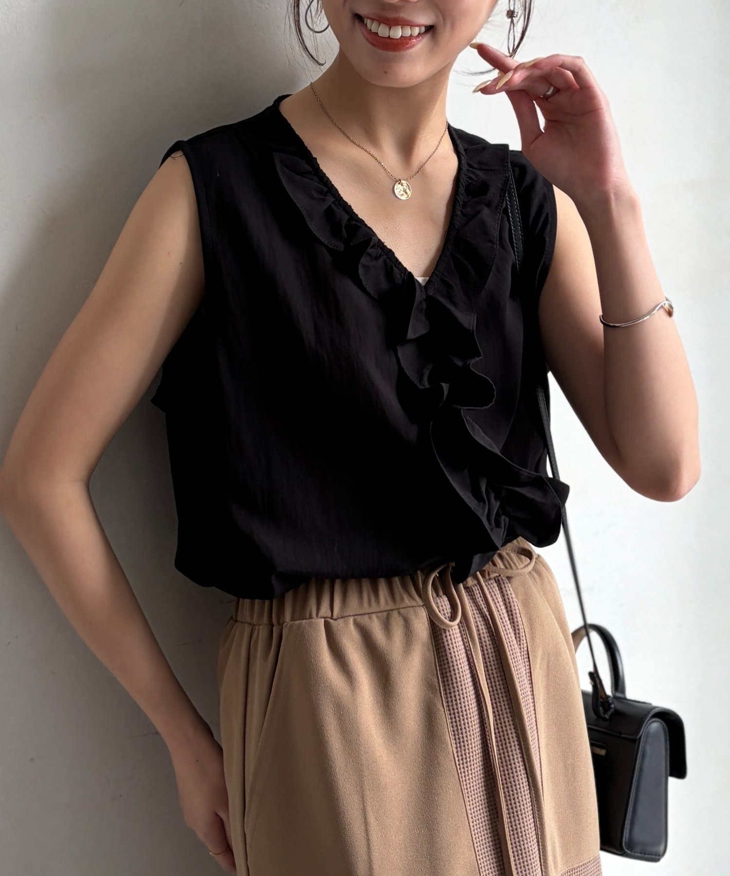 Chez toi(シェトワ) ノースリフリルブラウス