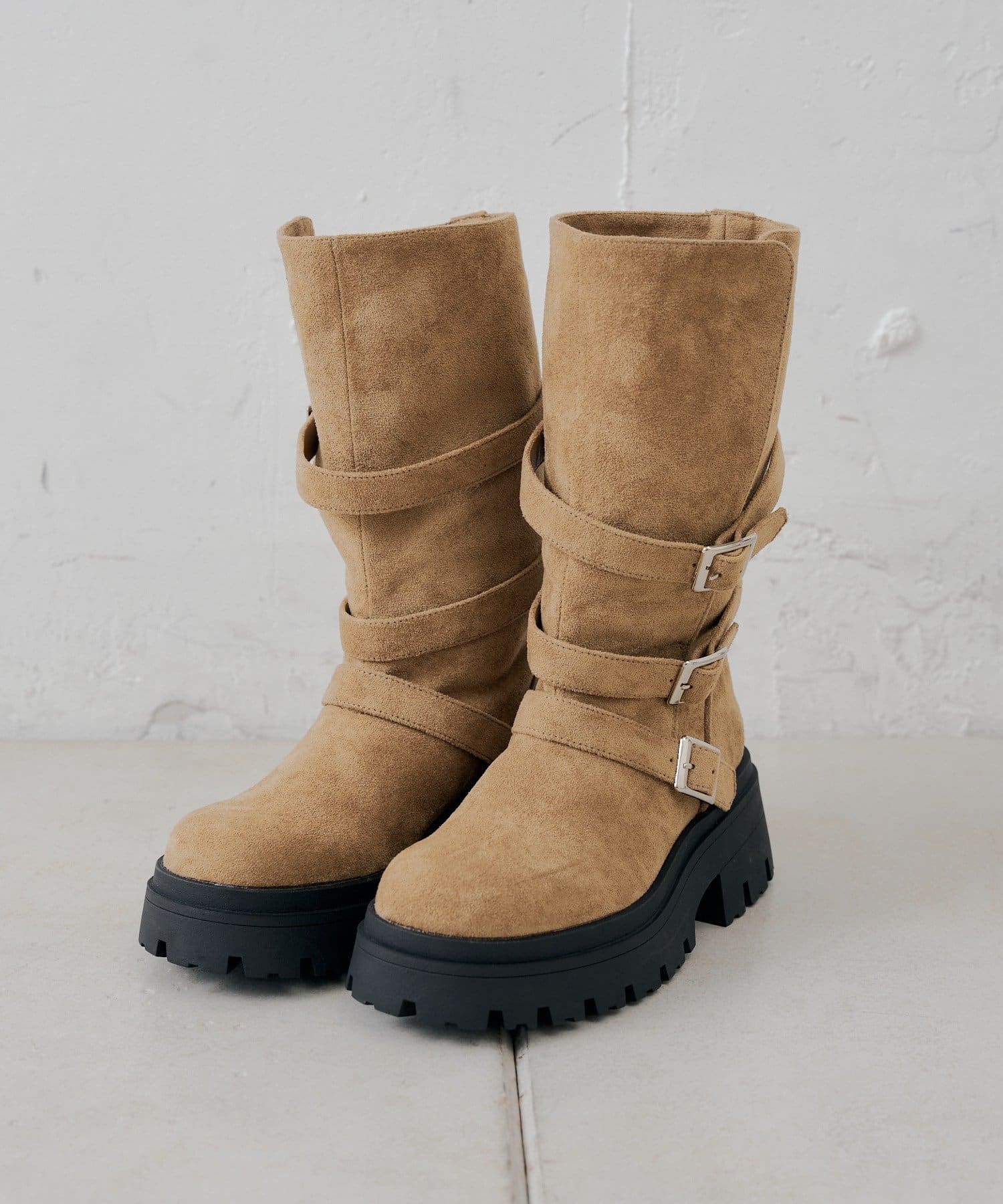 Chico(チコ) ベルトデザイン厚底ブーツ