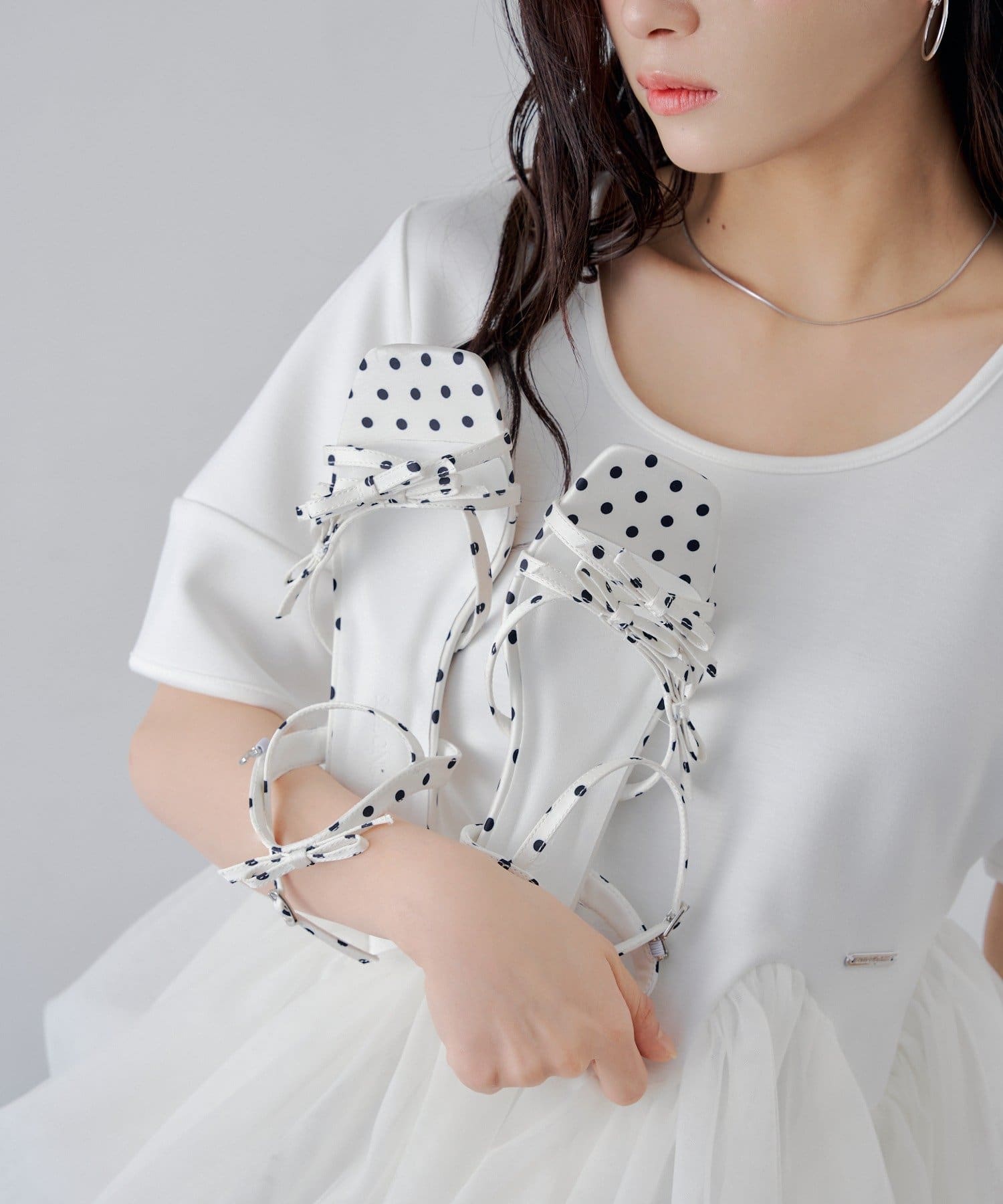 Chico(チコ) 4/9(木)0:00販売【SALON by Chico】ランダムリボンミュールサンダル