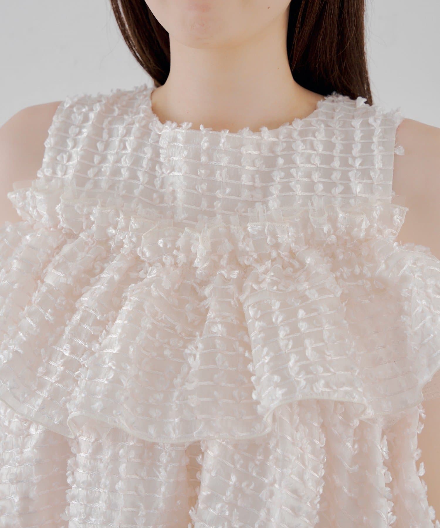 Chico(チコ) 4/9(木)0:00販売【SALON by Chico】ドビーレースティアードペプラムブラウス