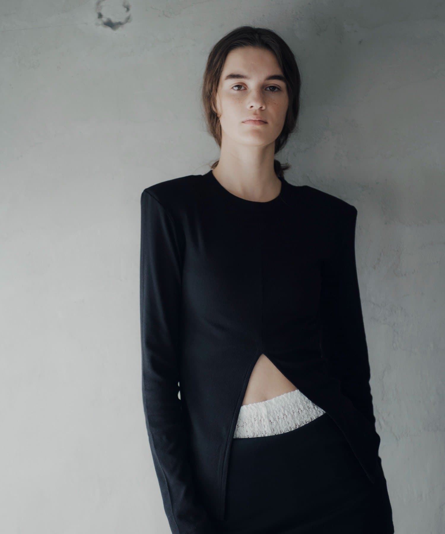 Pasterip(パセリ) Power shoulder slit Tee