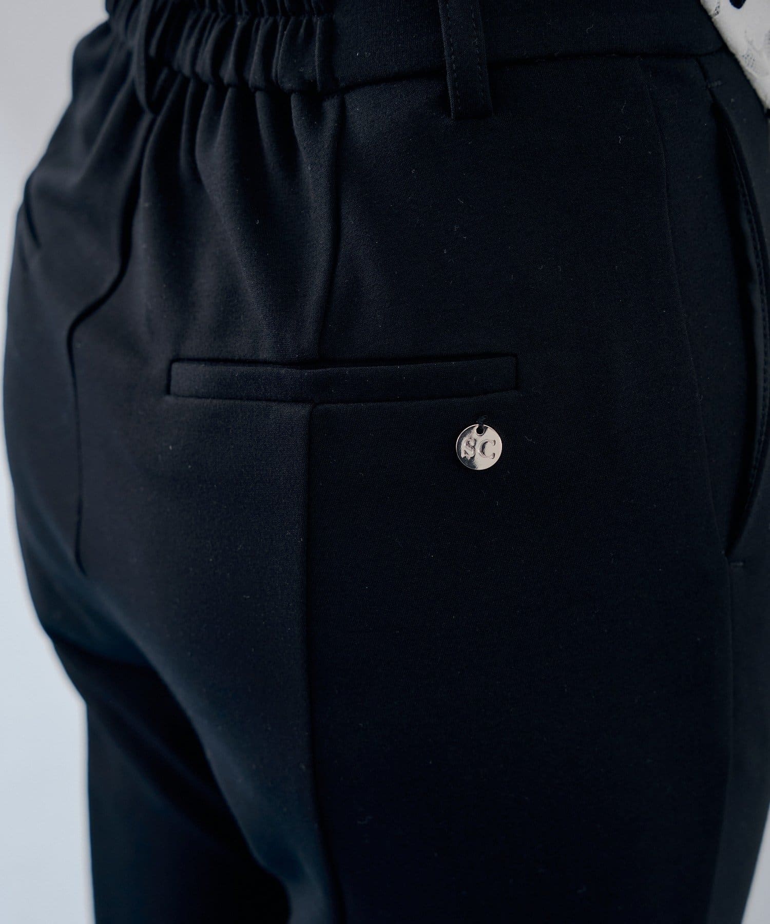 Chico(チコ) 4/9(木)0:00販売【SALON by Chico】-3kg見え/ スリットスリムフレアパンツ/ サイズ展開あり