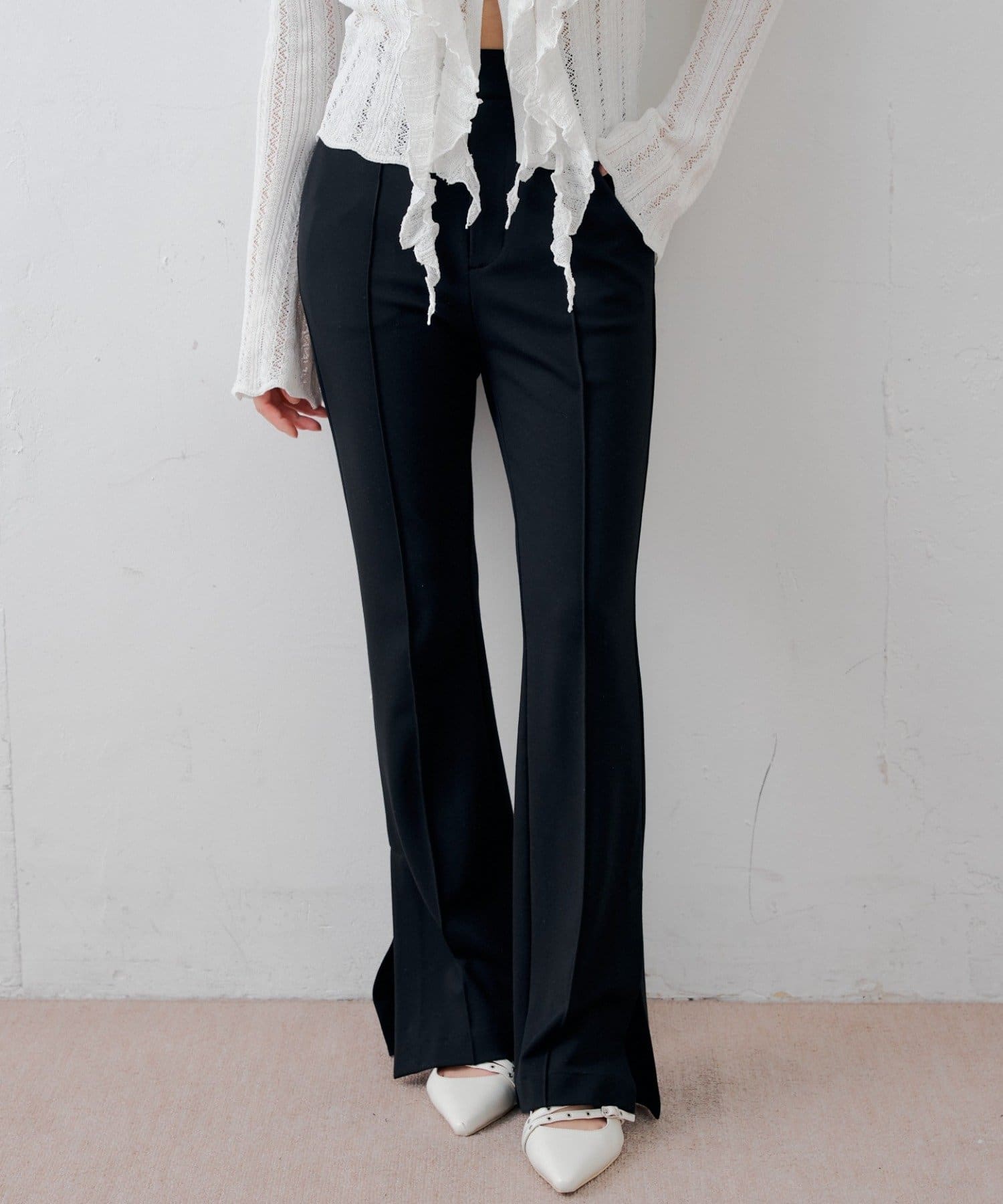 Chico(チコ) 4/9(木)0:00販売【SALON by Chico】-3kg見え/ スリットスリムフレアパンツ/ サイズ展開あり