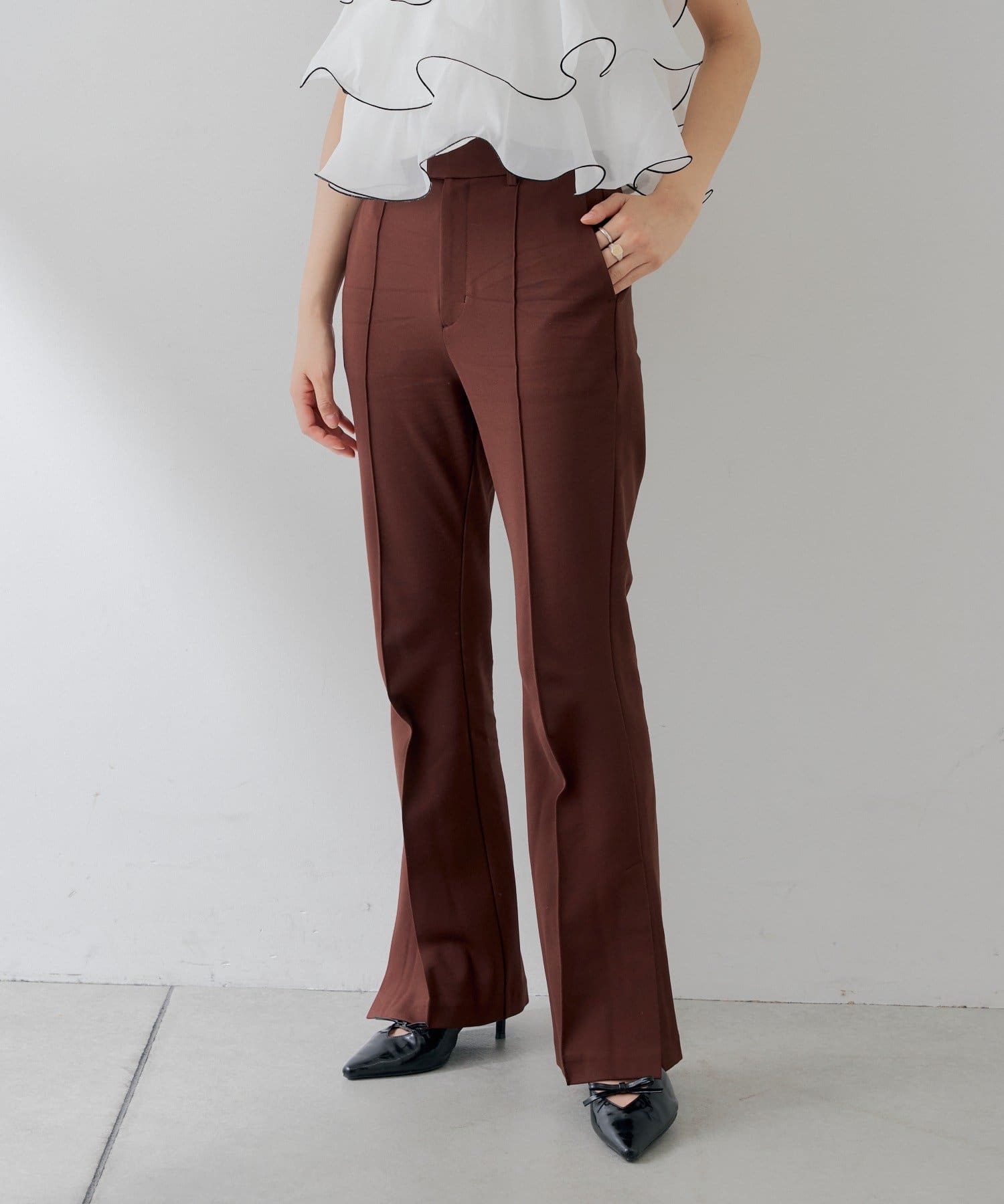 Chico(チコ) 【SALON by Chico】＼SNSで話題／ -3kg見え スリットスリムフレアパンツ