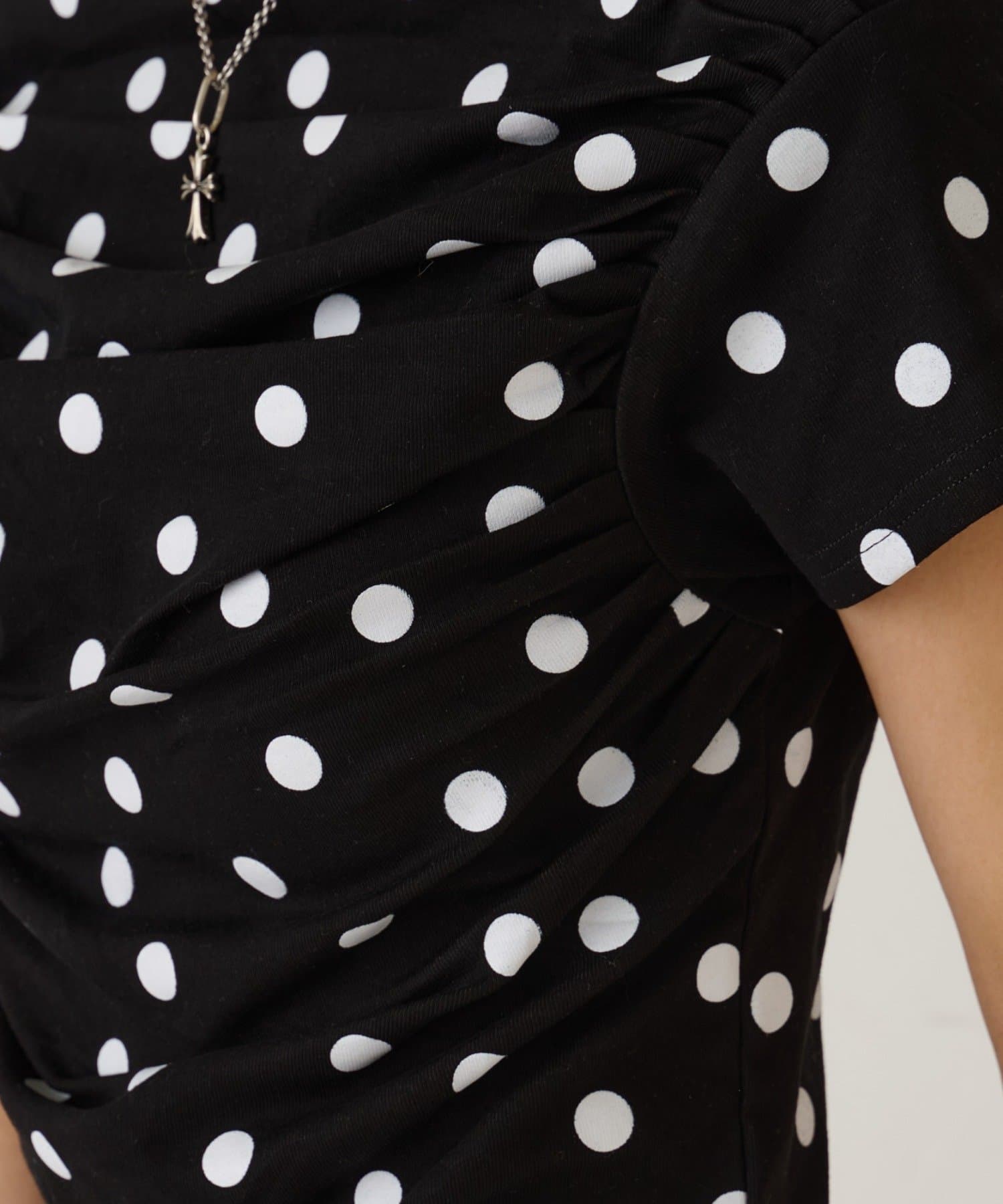 WHO’S WHO gallery(フーズフーギャラリー) ギャザーオフショルドットトップス