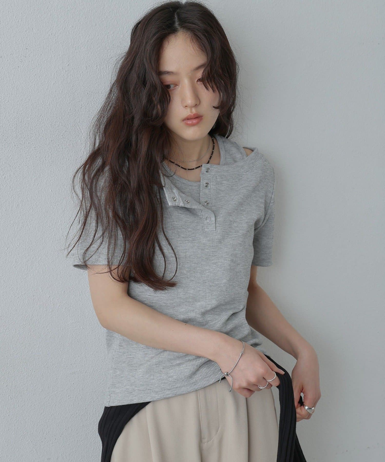COLONY 2139(コロニー トゥーワンスリーナイン) テレコレイヤードヘンリーネック半袖Tシャツ
