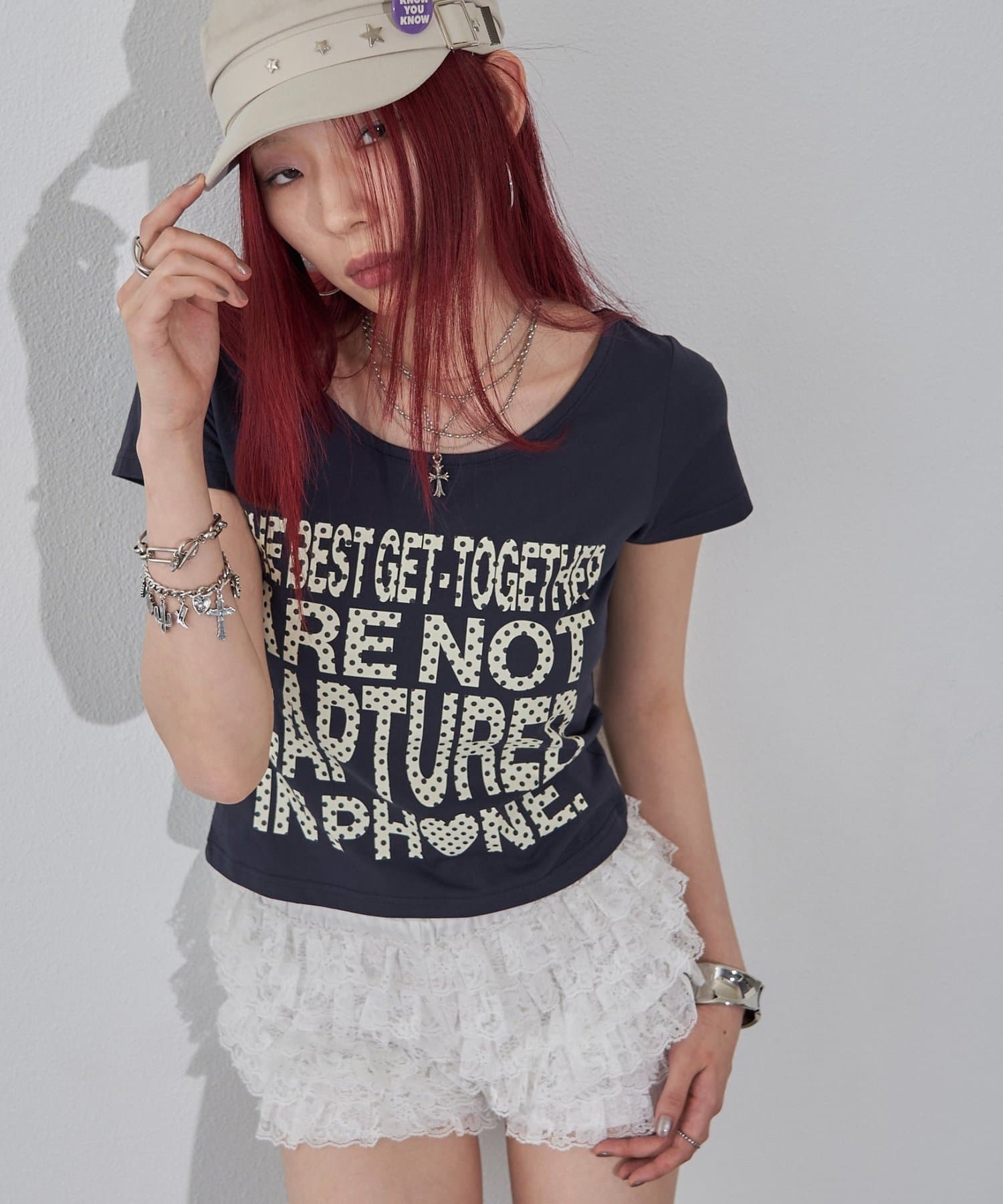 WHO’S WHO gallery(フーズフーギャラリー) 【WEB限定】メッセージドットロゴS/S TEE