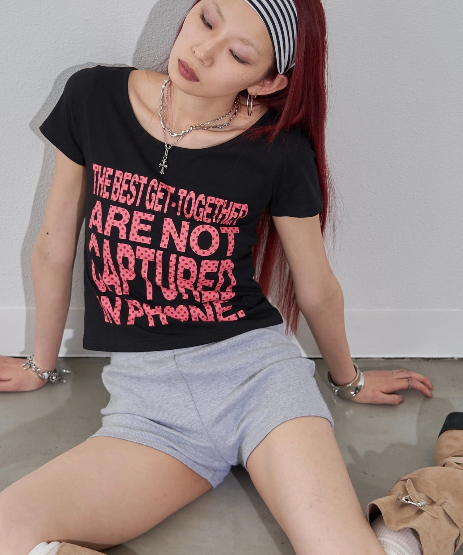 WHO’S WHO gallery(フーズフーギャラリー) 【WEB限定】メッセージドットロゴS/S TEE