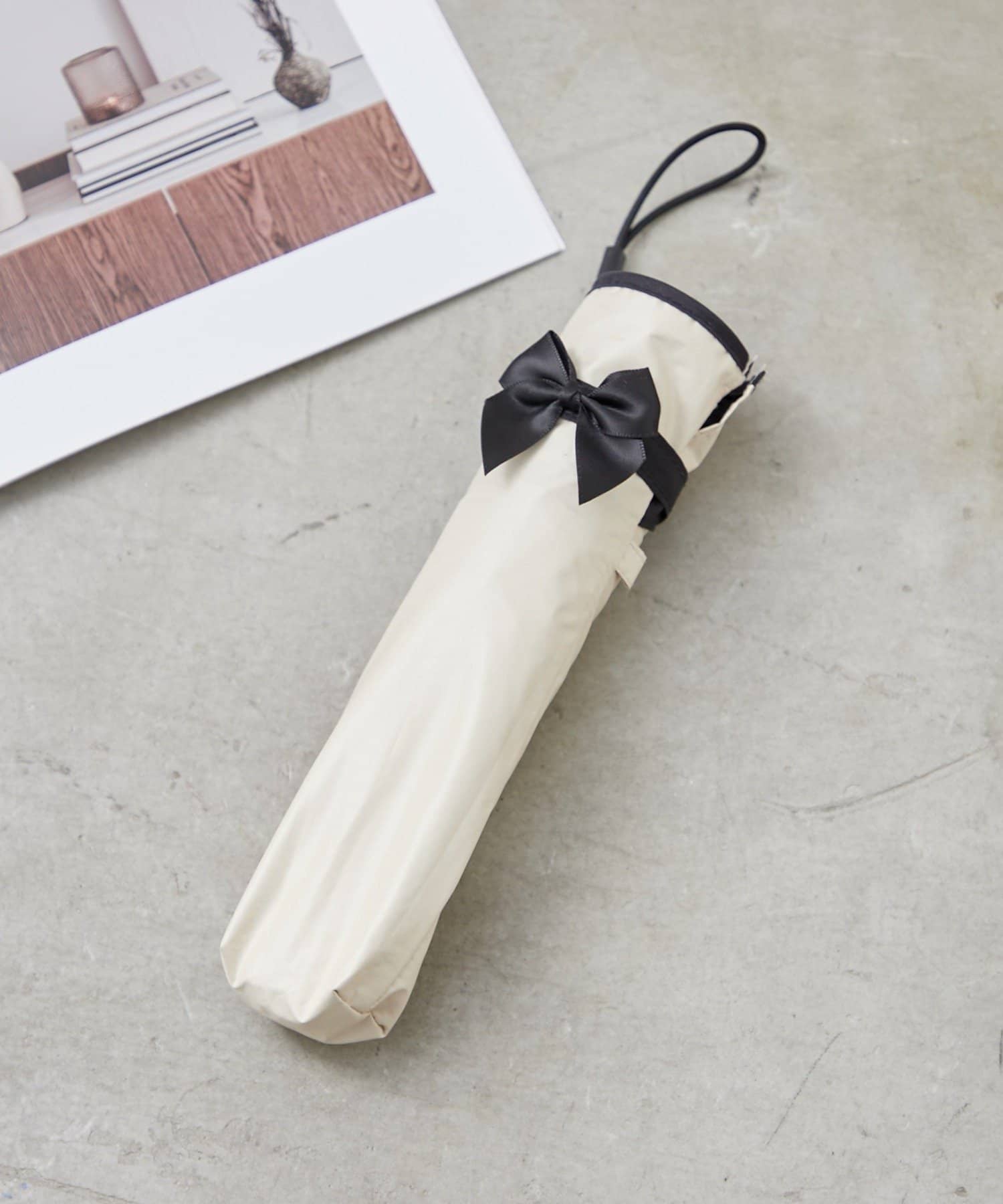 NICE CLAUP / OLIVE des OLIVE OUTLET(ナイスクラップ  / オリーブ デ オリーブ アウトレット) 【超軽量】リボン付き折りたたみ傘