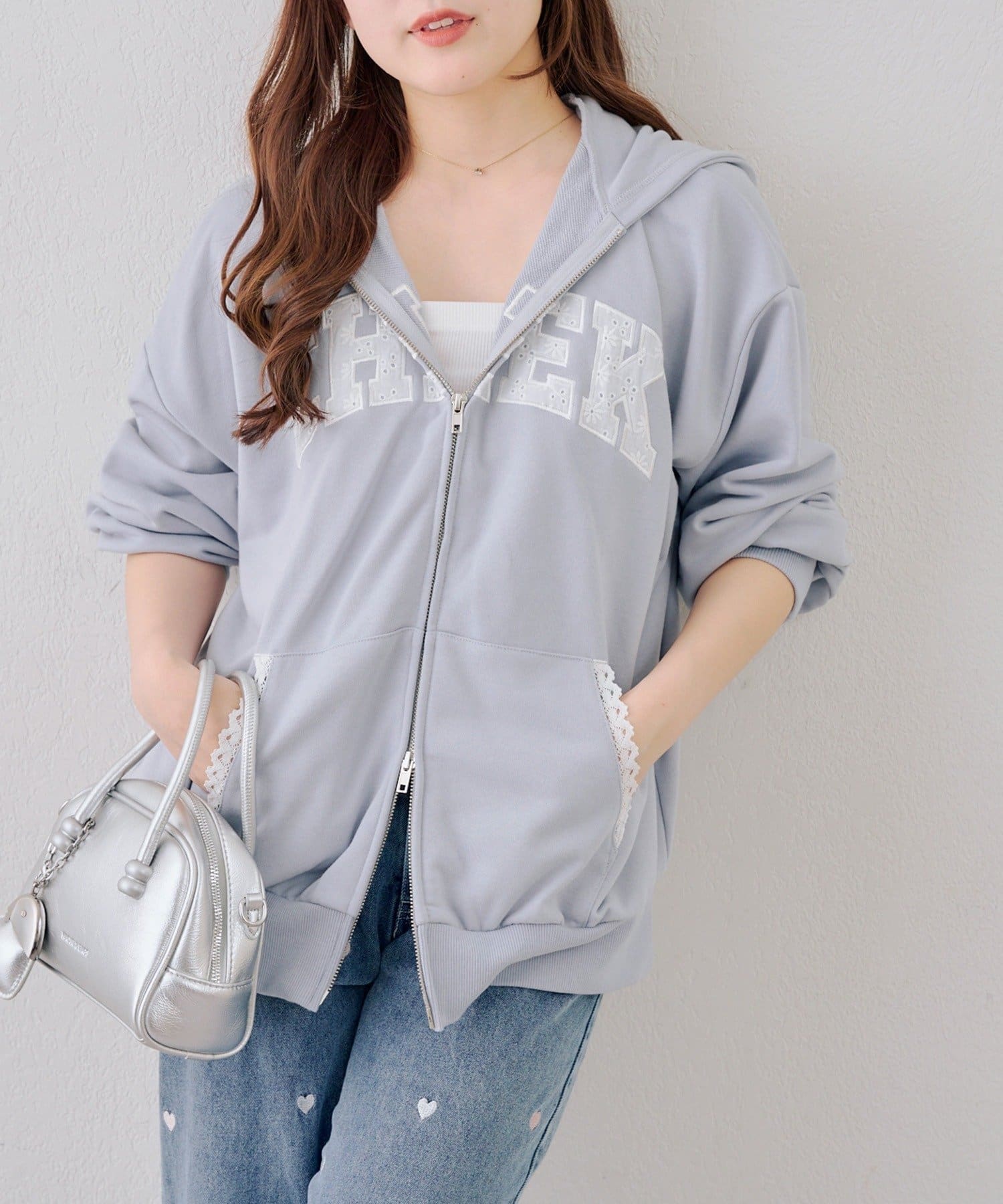 NICE CLAUP / OLIVE des OLIVE OUTLET(ナイスクラップ  / オリーブ デ オリーブ アウトレット) 【continuer】レースロゴ裏毛パーカー