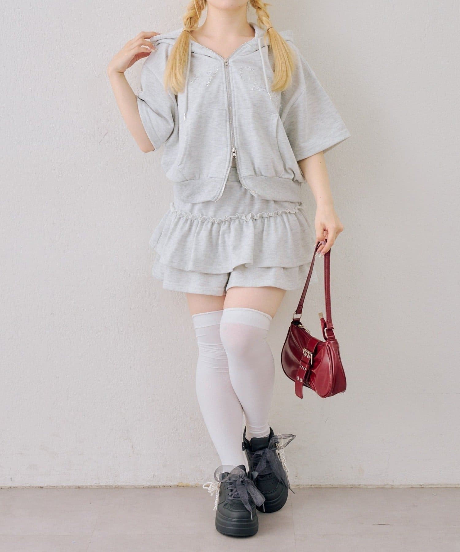 NICE CLAUP / OLIVE des OLIVE OUTLET(ナイスクラップ  / オリーブ デ オリーブ アウトレット) 【ANOTHER BRANCH】スウェットZIP半袖+ティアードミニスカート