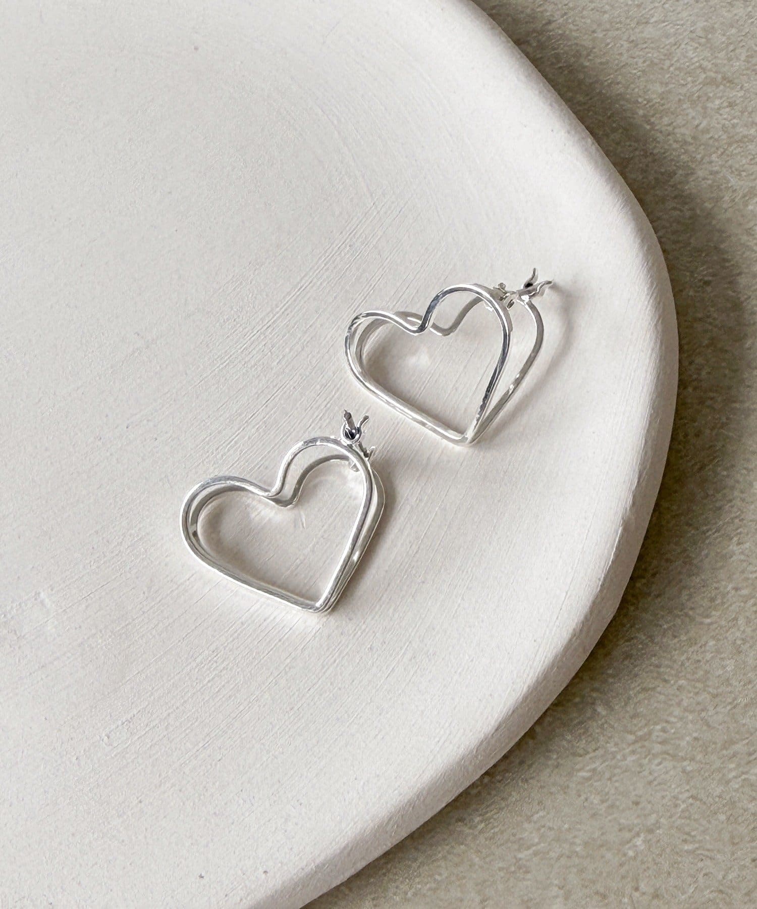 3COINS(スリーコインズ) ラインハートワンタッチピアス