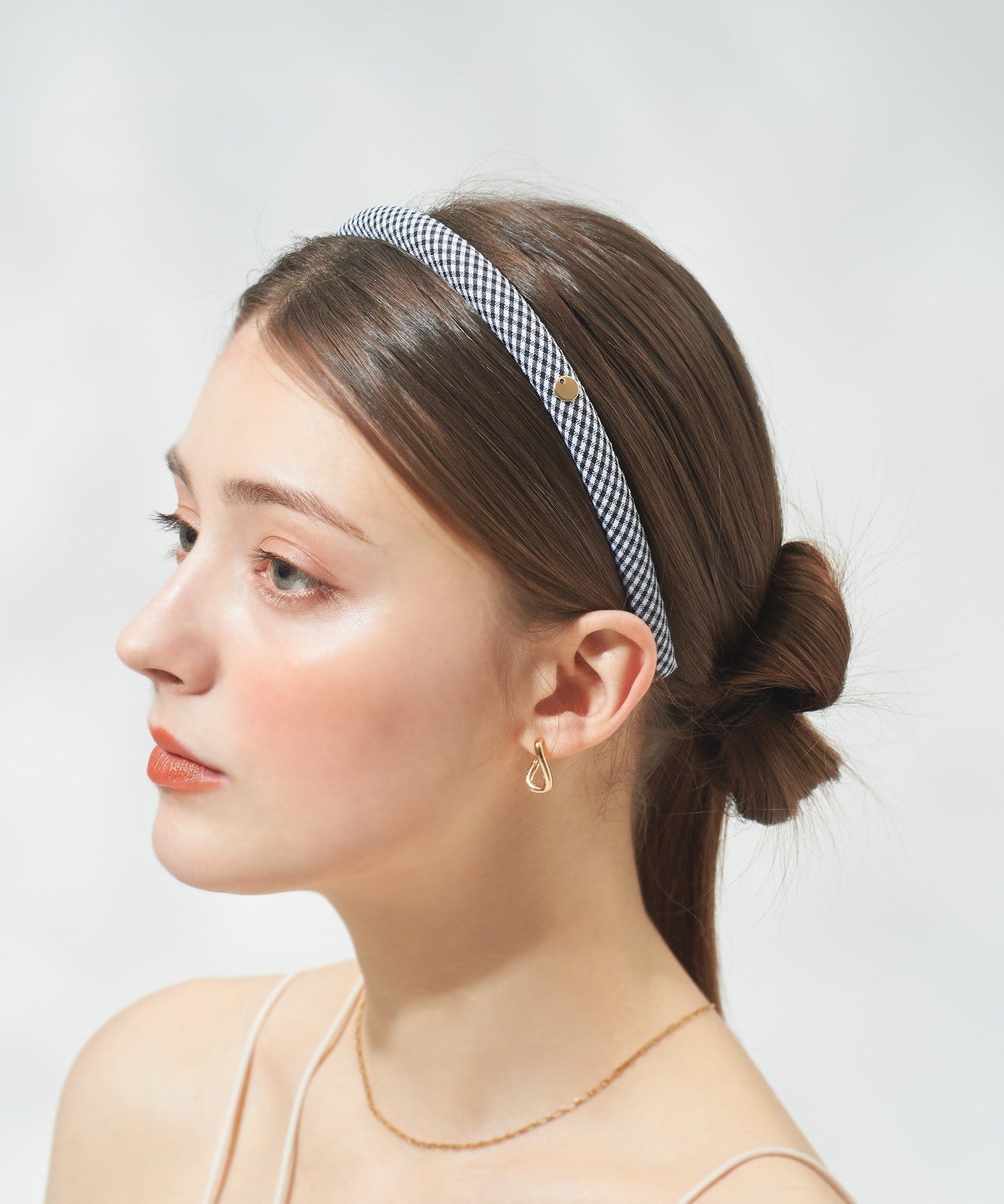 3COINS(スリーコインズ) プレート付きスリムカチューシャ