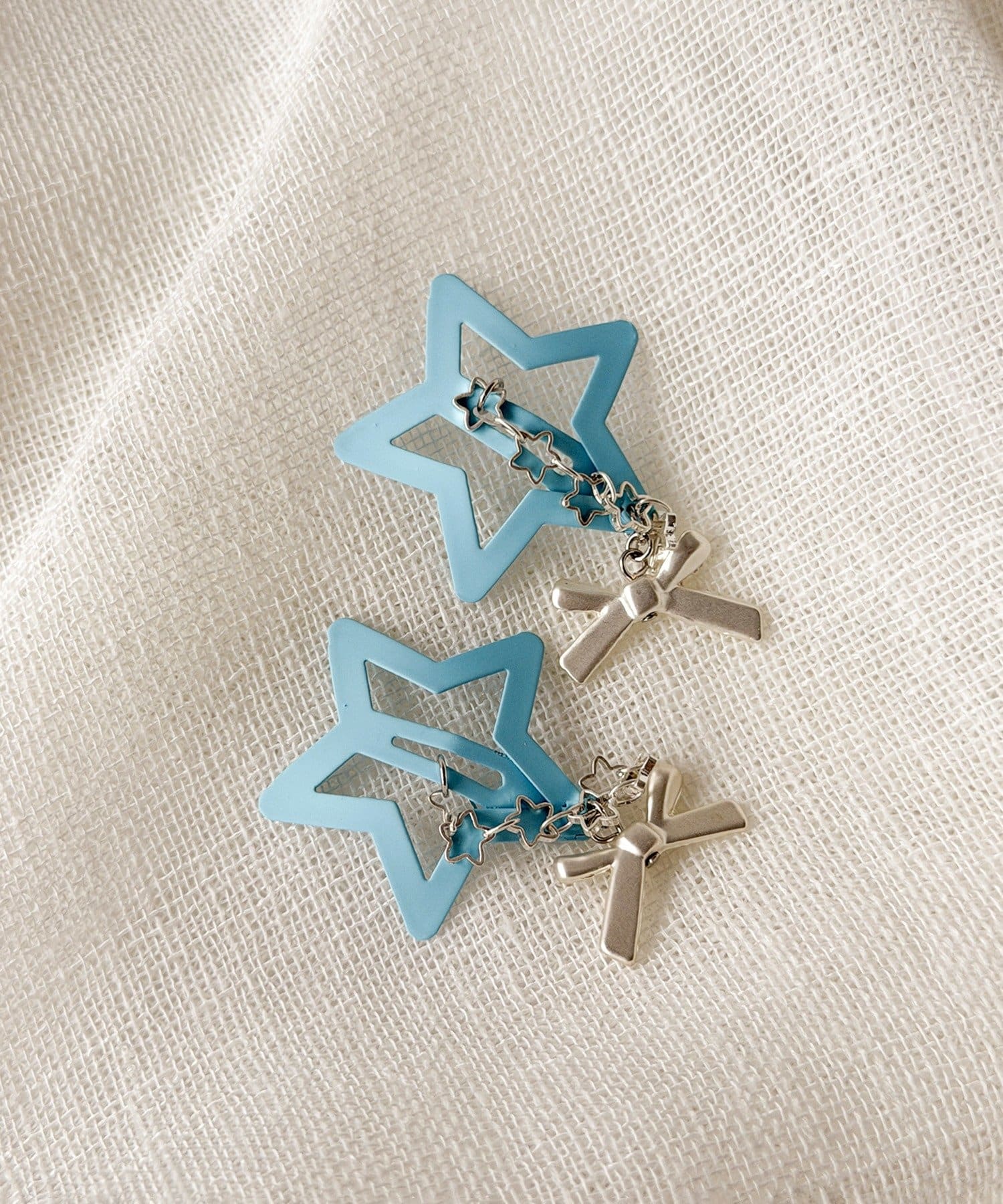 3COINS(スリーコインズ) リボンチェーンスターパッチンピン2個セット／KIDS