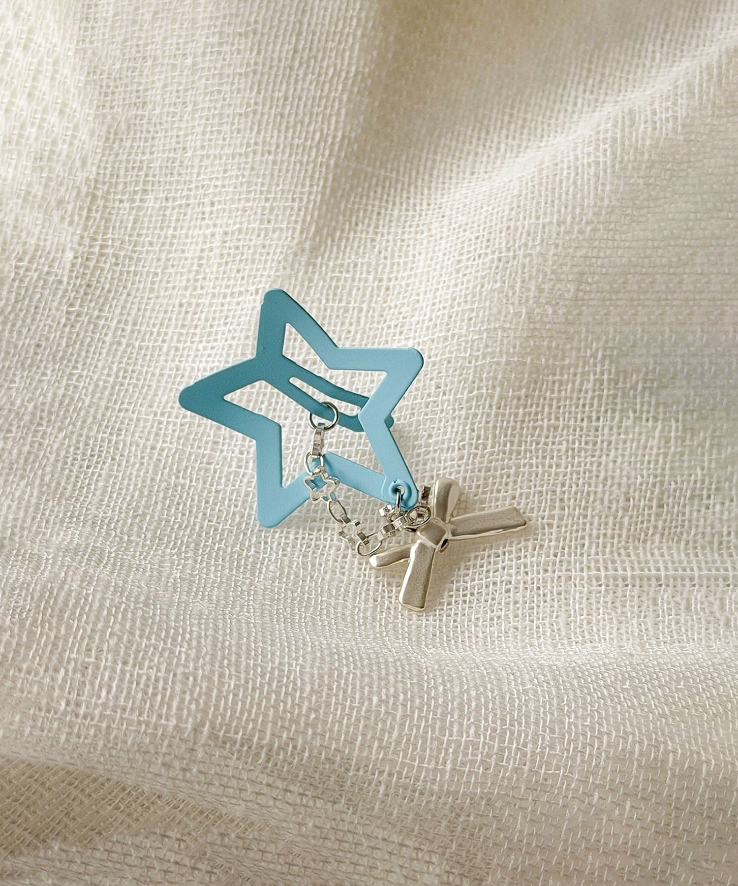 3COINS(スリーコインズ) リボンチェーンスターパッチンピン2個セット／KIDS