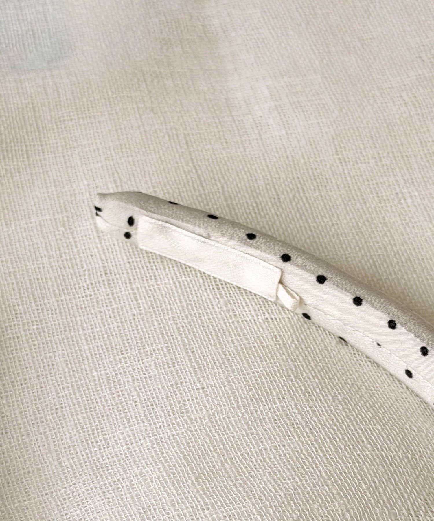 3COINS(スリーコインズ) ドットサテンカチューシャ／KIDS