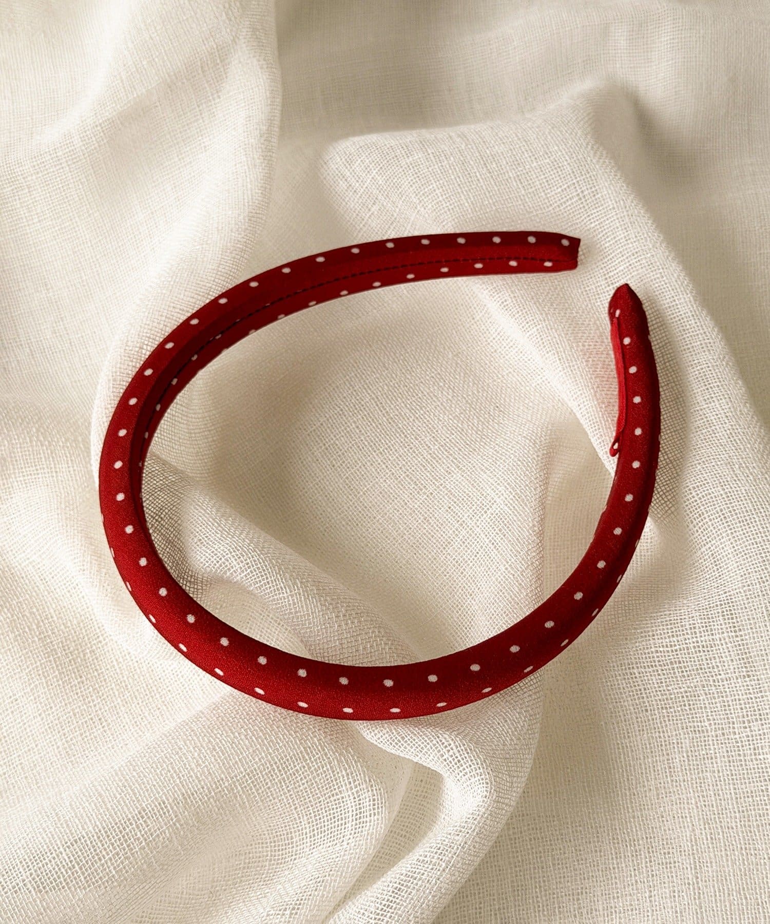 3COINS(スリーコインズ) ドットサテンカチューシャ／KIDS