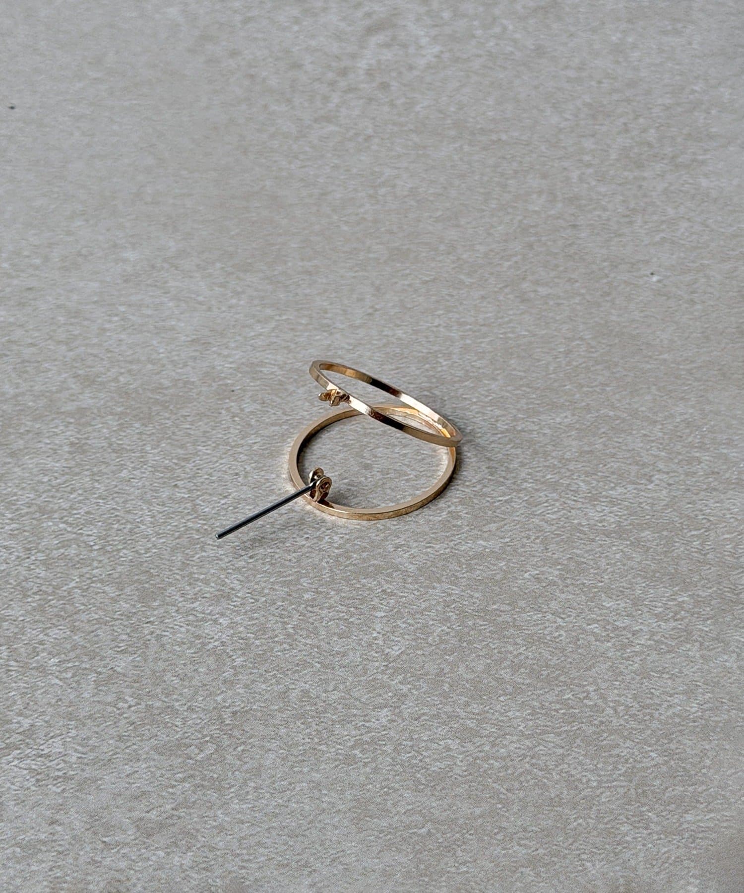 3COINS(スリーコインズ) ラインラウンドワンタッチピアス