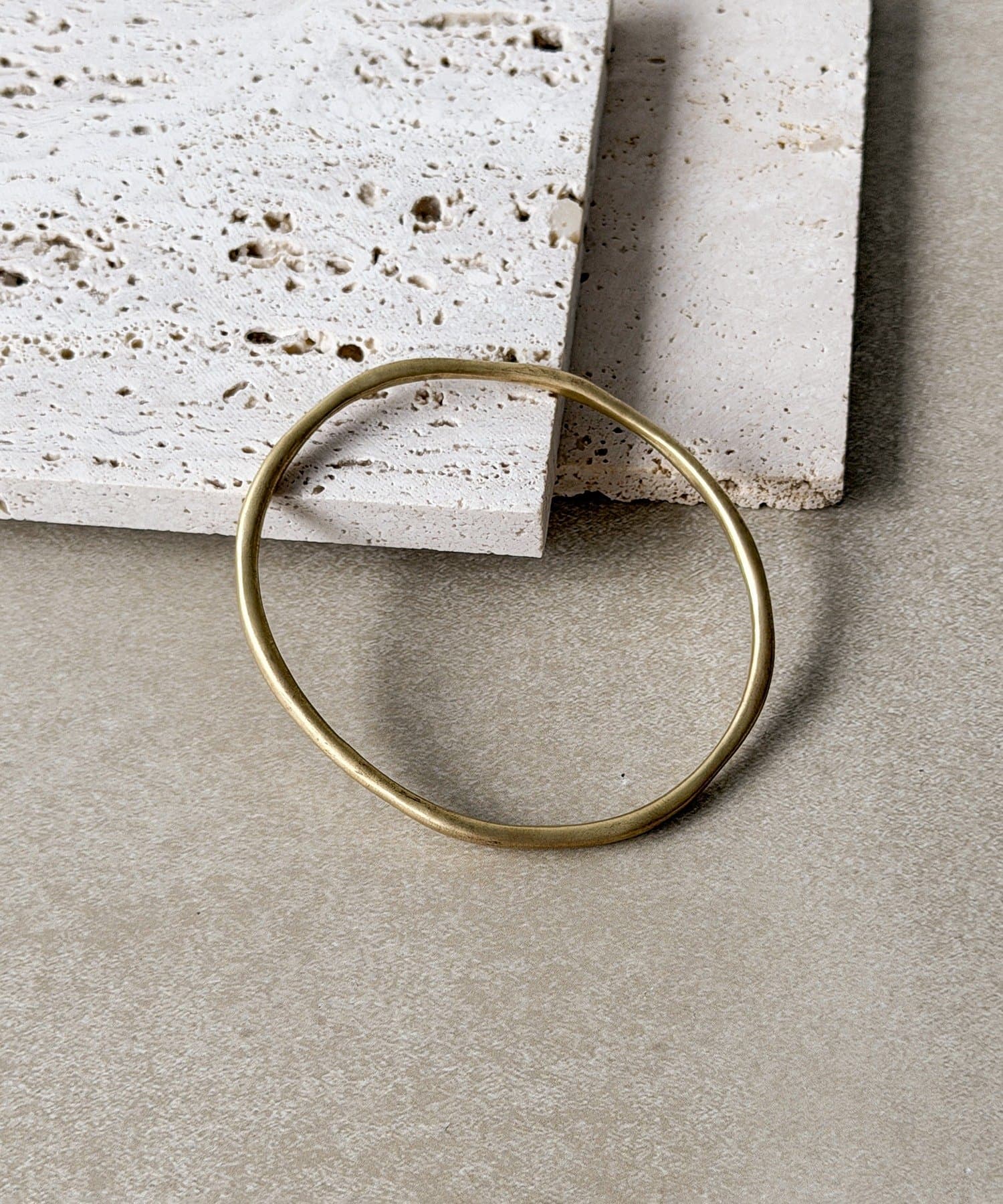 3COINS(スリーコインズ) シンプルメタルバングル