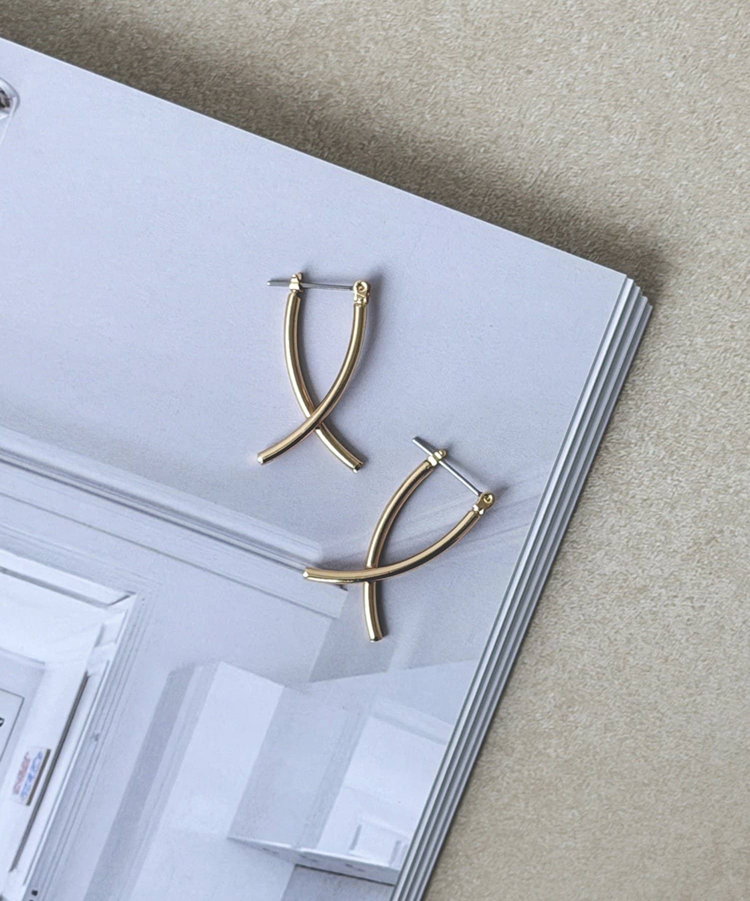 3COINS(スリーコインズ) ラインクロスワンタッチピアス