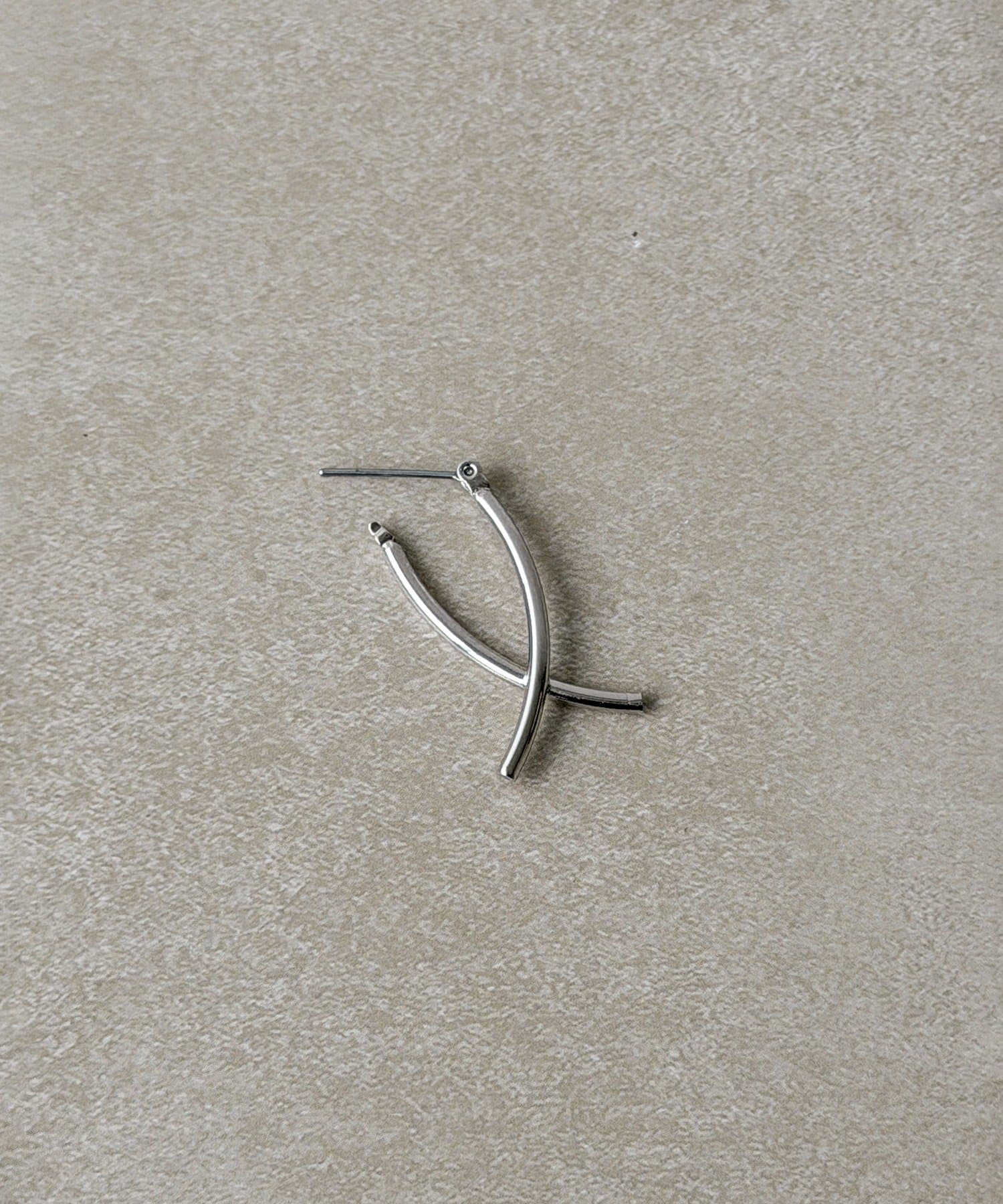 3COINS(スリーコインズ) ラインクロスワンタッチピアス