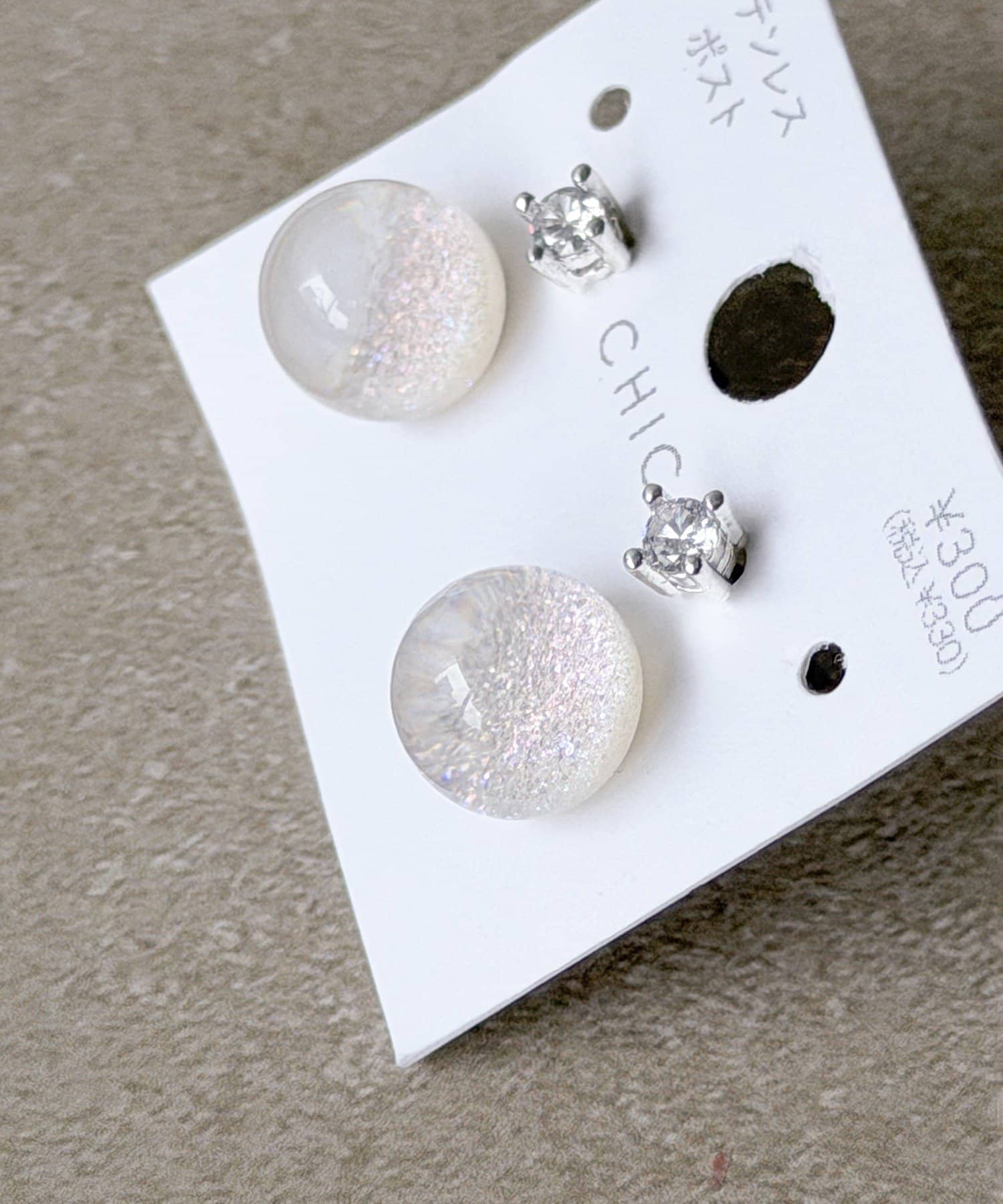 3COINS(スリーコインズ) ラメクリアボールピアス4個セット