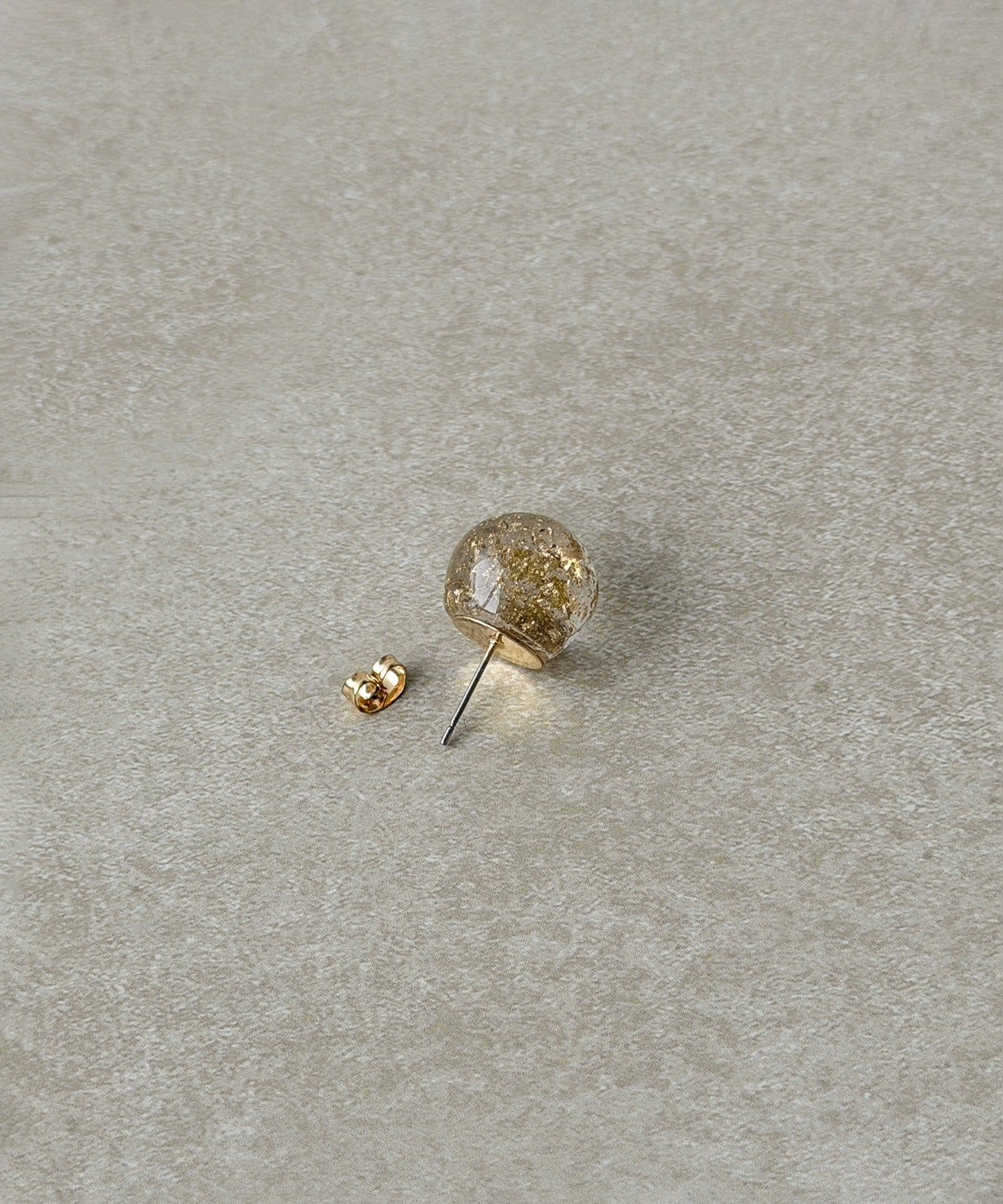 3COINS(スリーコインズ) 封入クリアボールピアス