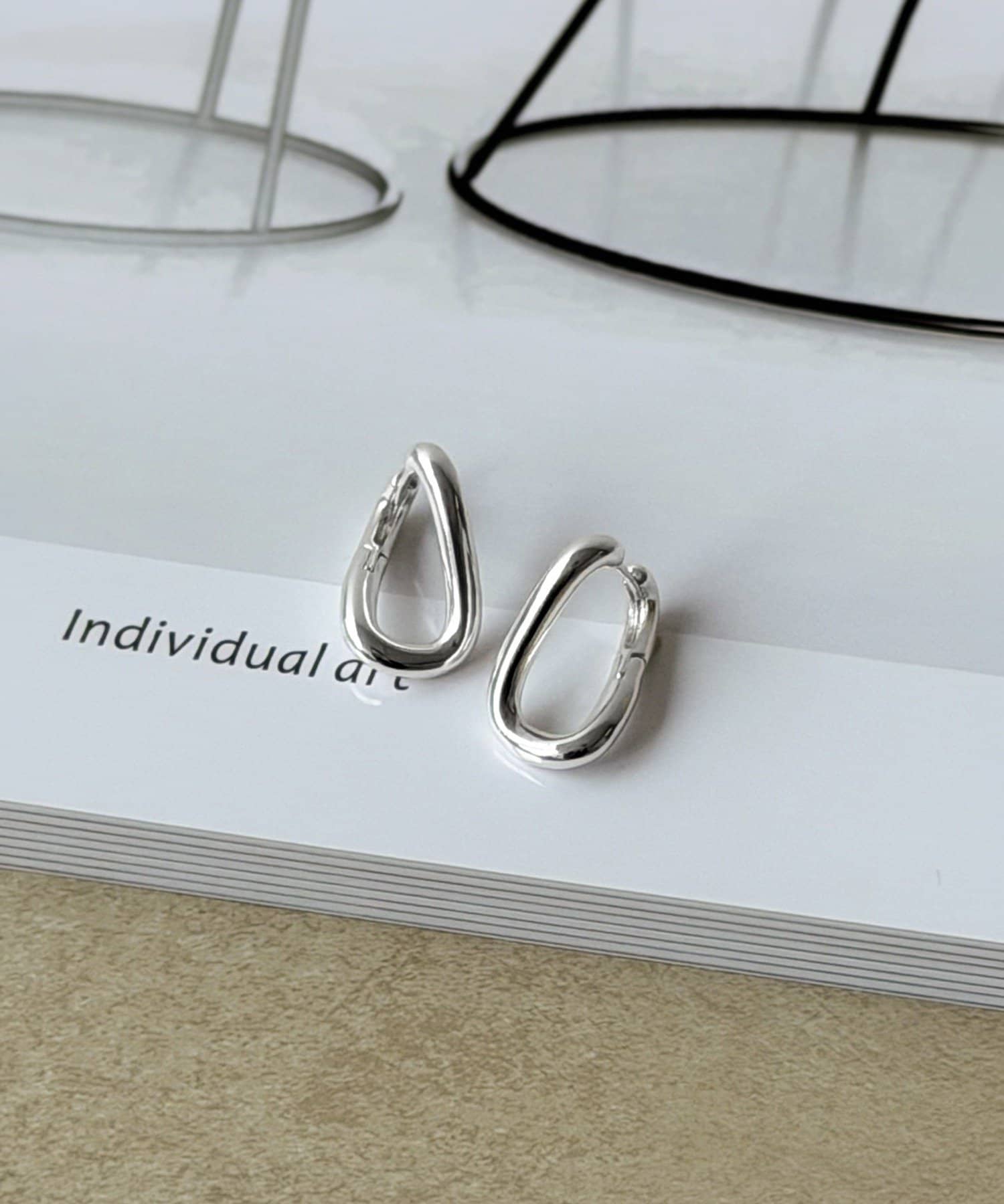 3COINS(スリーコインズ) メタルデザインワンタッチピアス