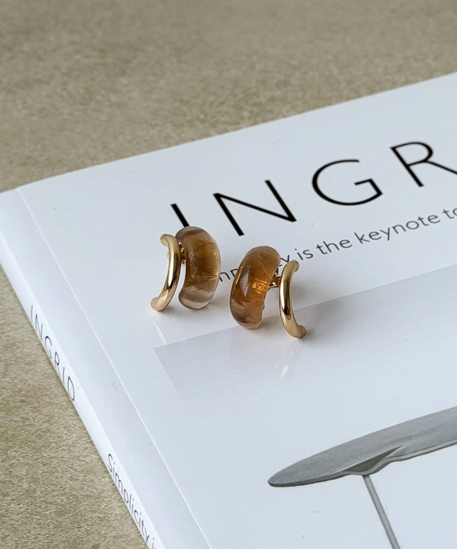 3COINS(スリーコインズ) マーブルメタルカーブピアス